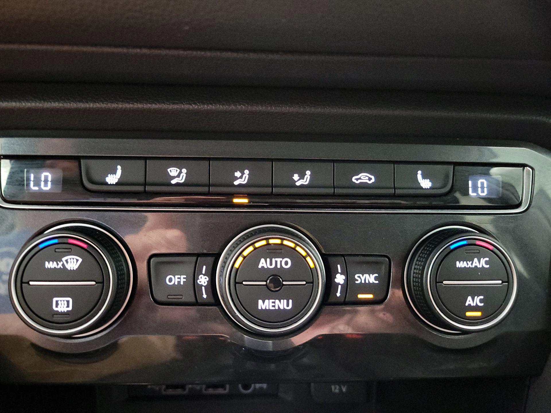 Thumbnail: 2019 Volkswagen Tiguan - 16