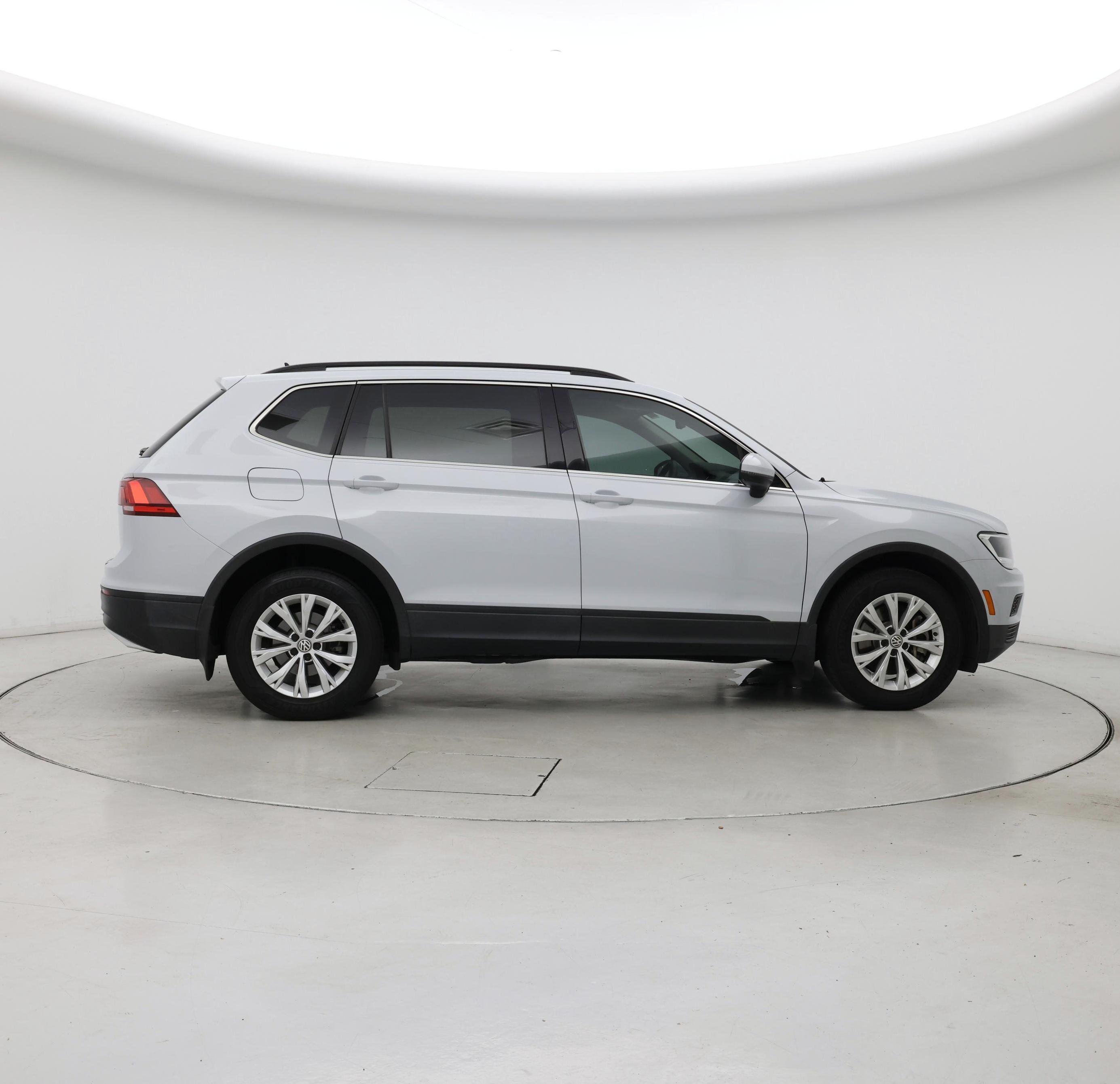 Thumbnail: 2019 Volkswagen Tiguan - 7
