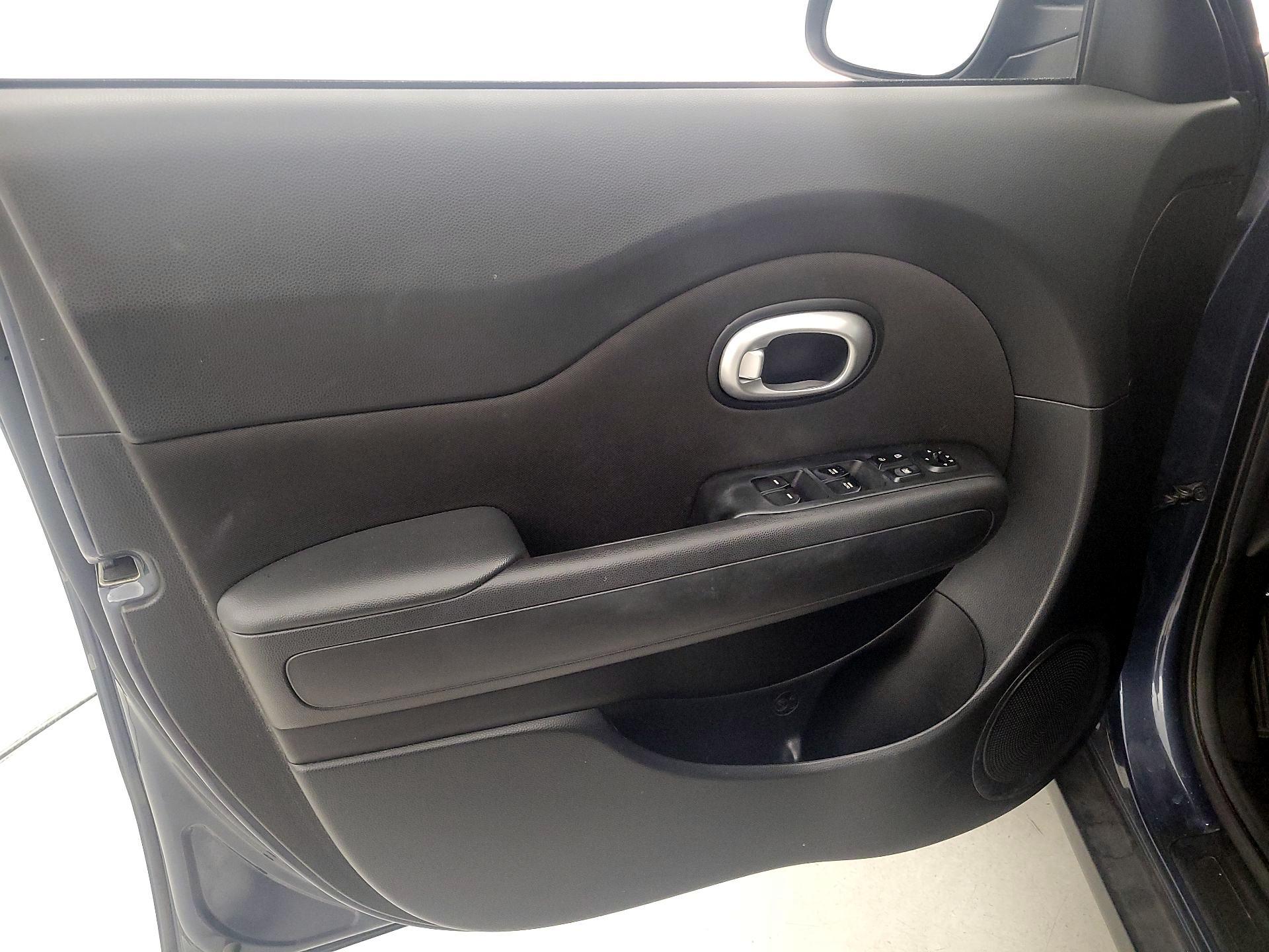 Thumbnail: 2016 Kia Soul - 12
