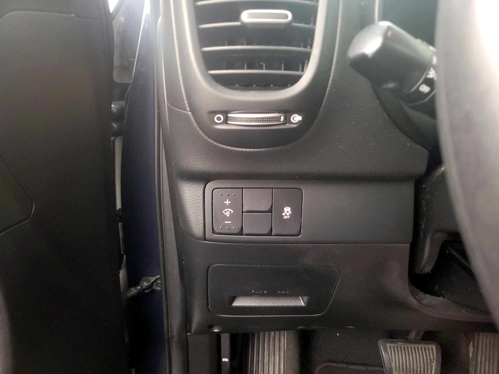 Thumbnail: 2016 Kia Soul - 13