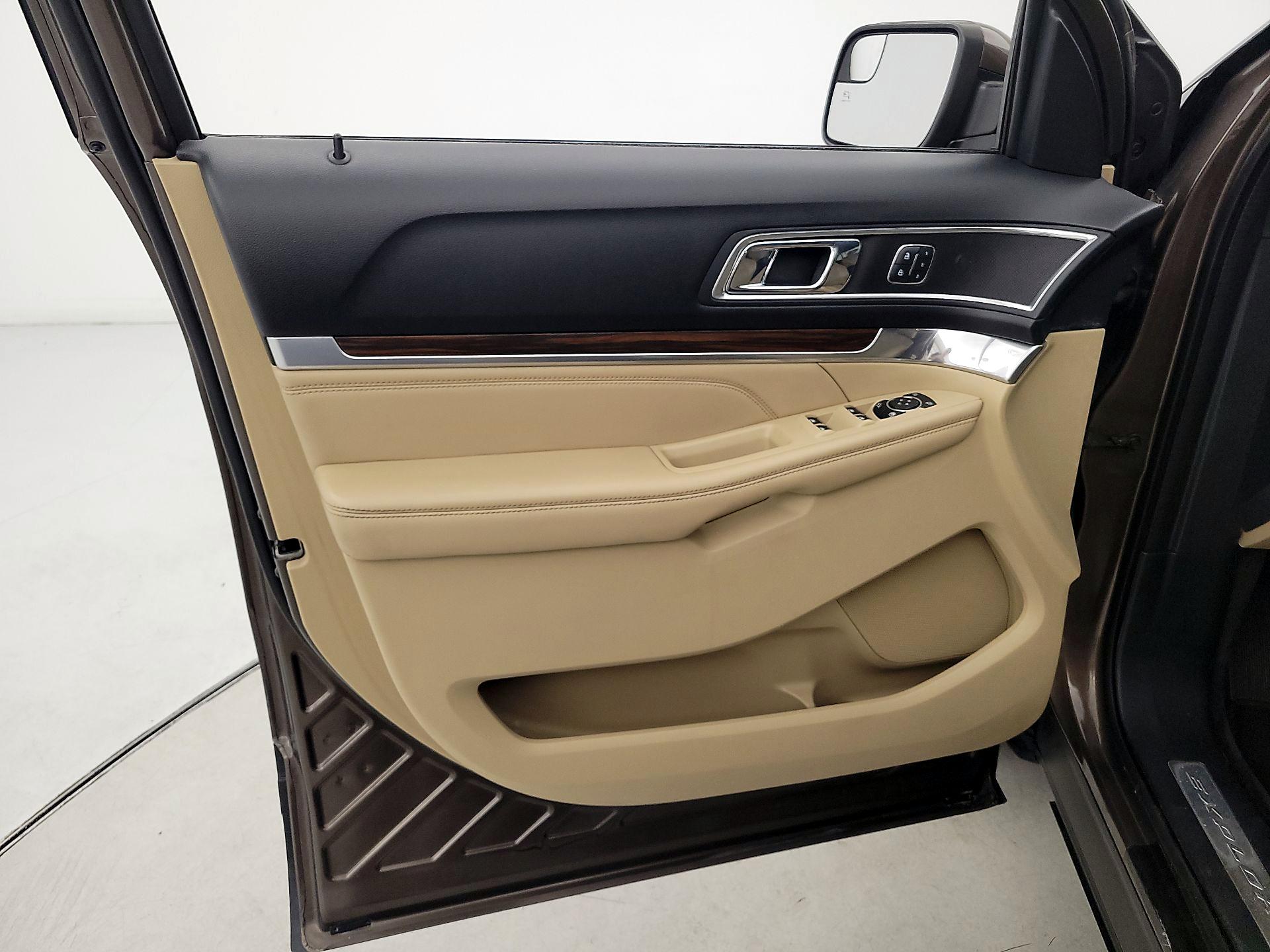 Thumbnail: 2016 Ford Explorer - 12