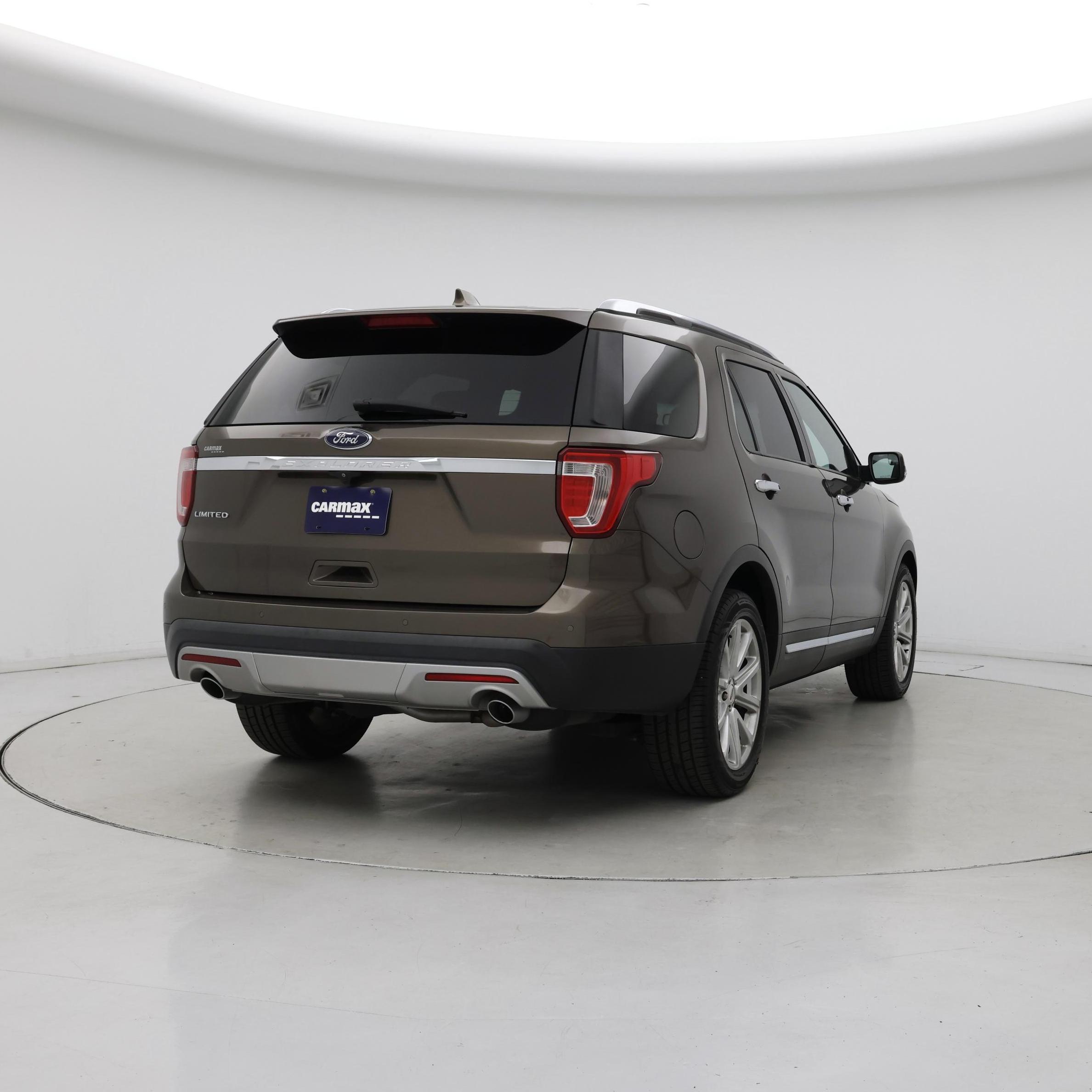 Thumbnail: 2016 Ford Explorer - 8