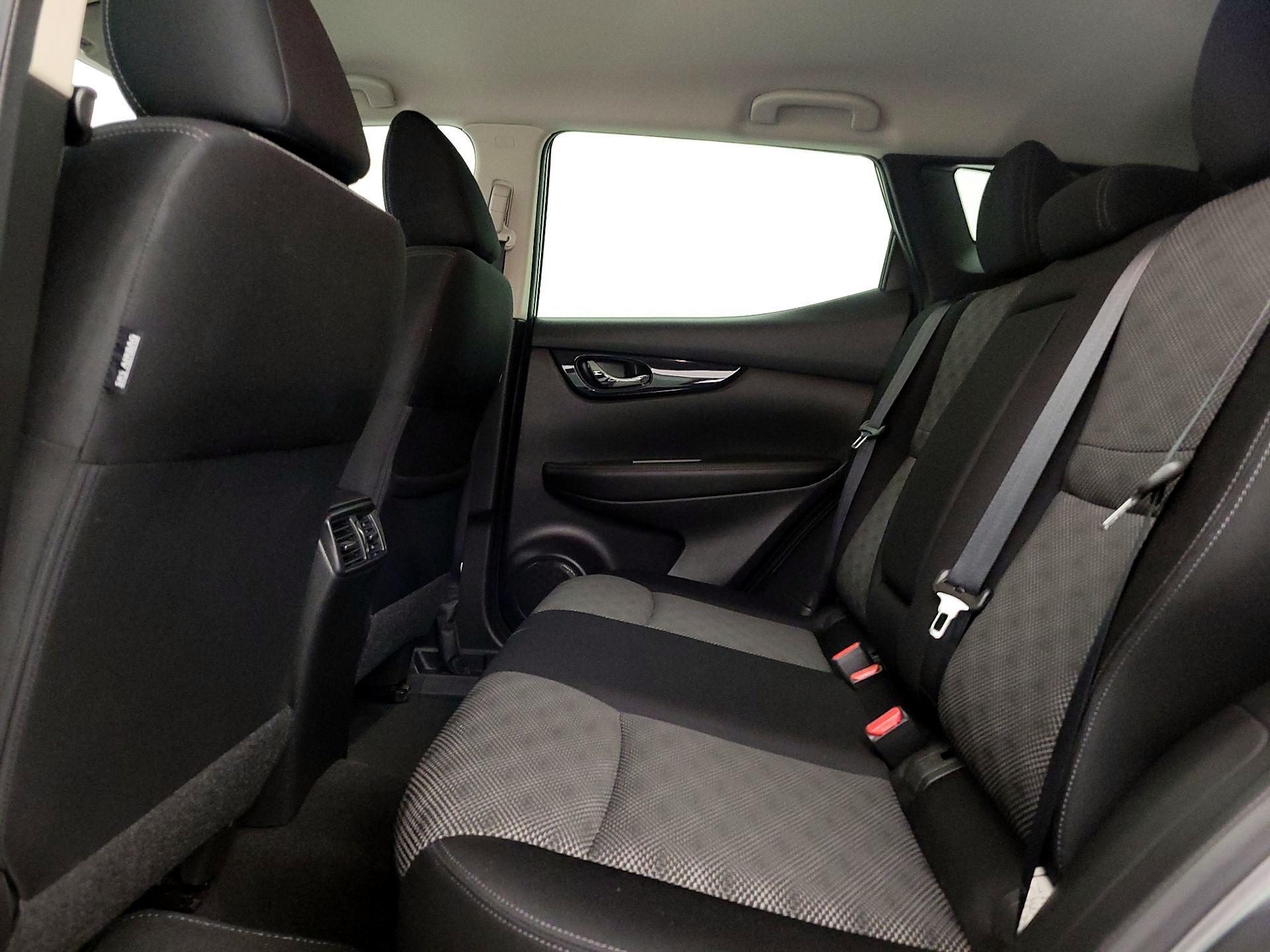 Thumbnail: 2019 Nissan Rogue Sport - 19
