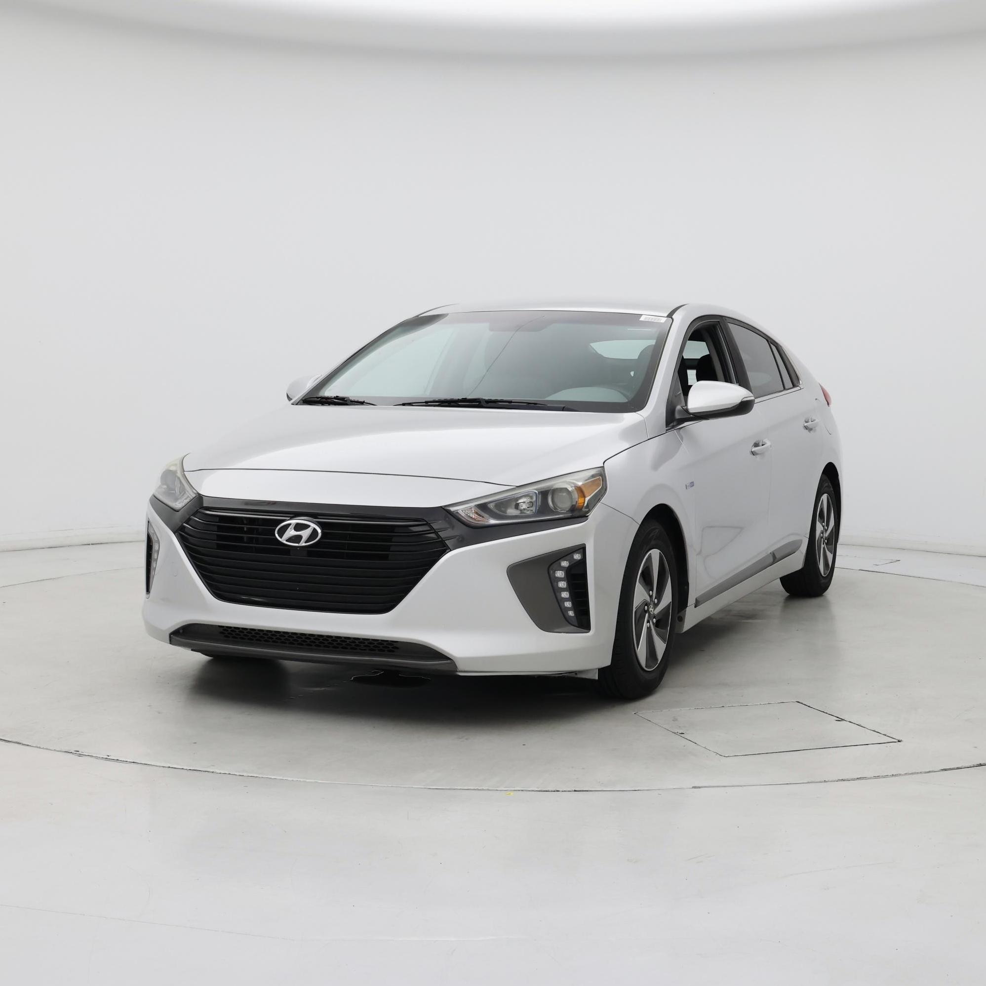 Thumbnail: 2017 Hyundai Ioniq - 4