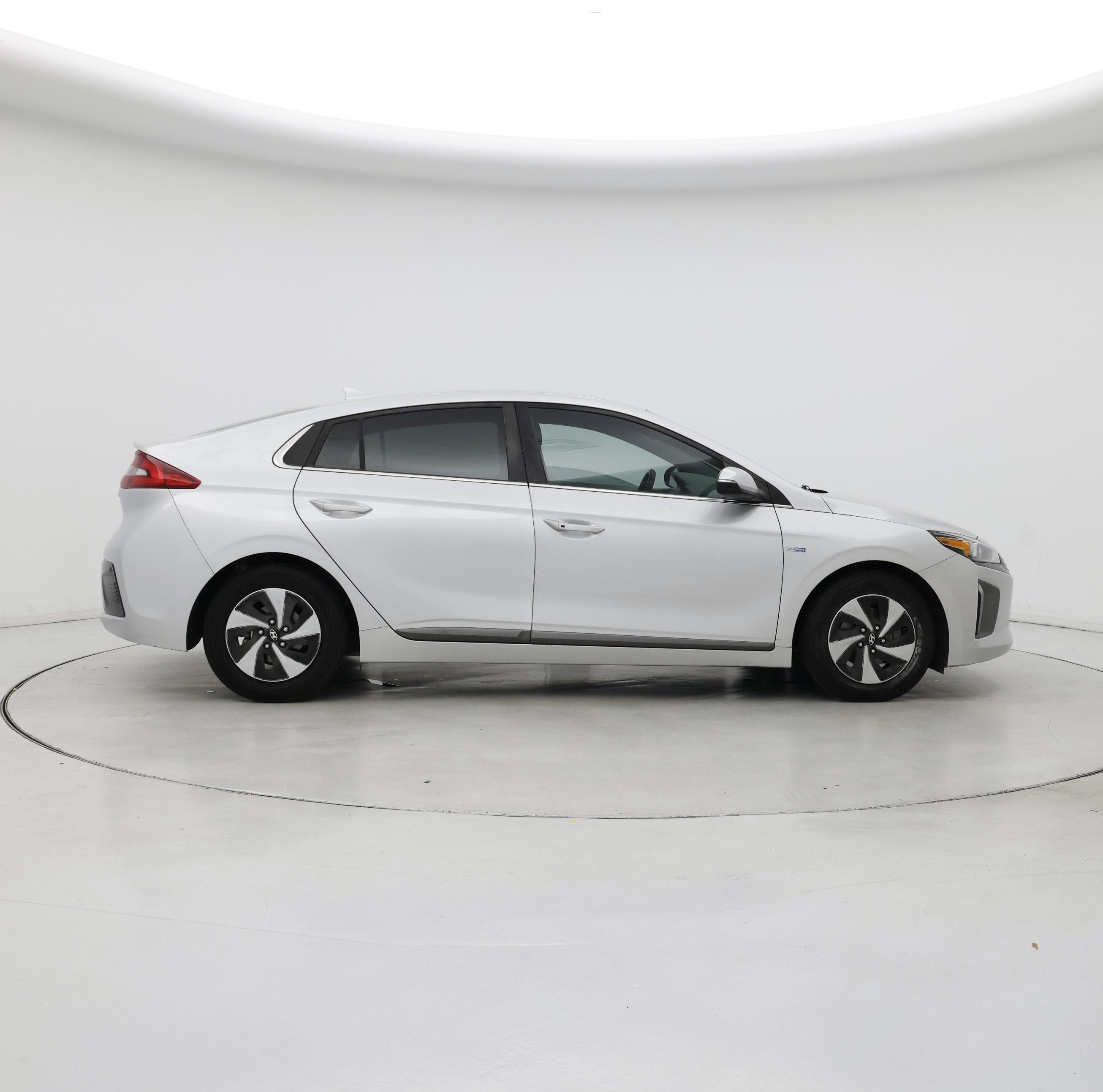 Thumbnail: 2017 Hyundai Ioniq - 7