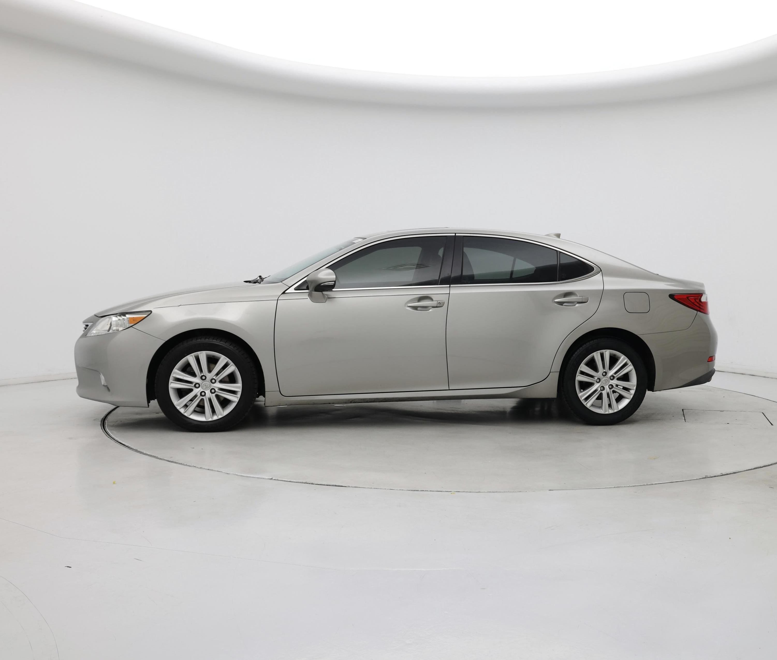 Thumbnail: 2015 Lexus ES - 3