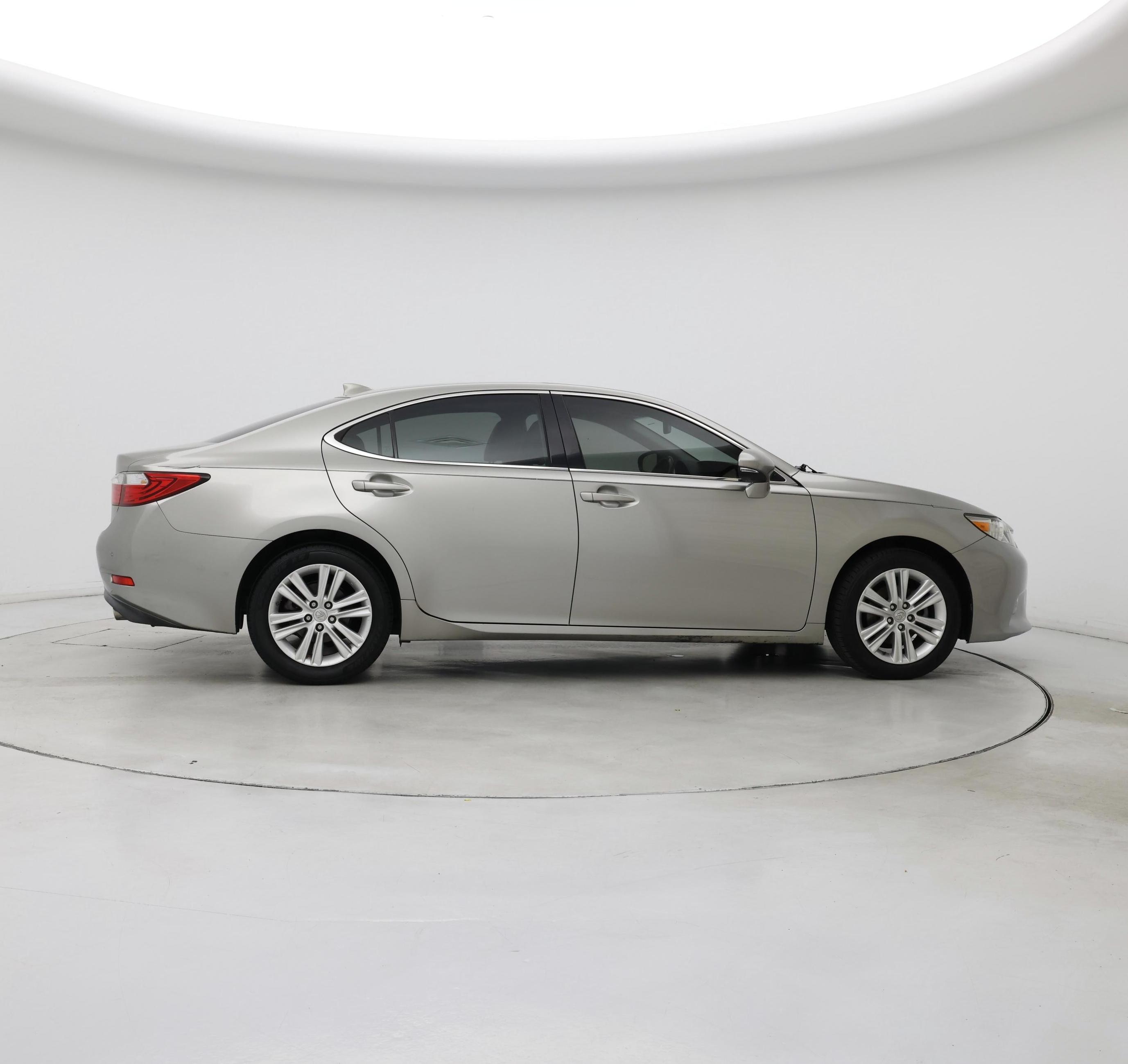 Thumbnail: 2015 Lexus ES - 7