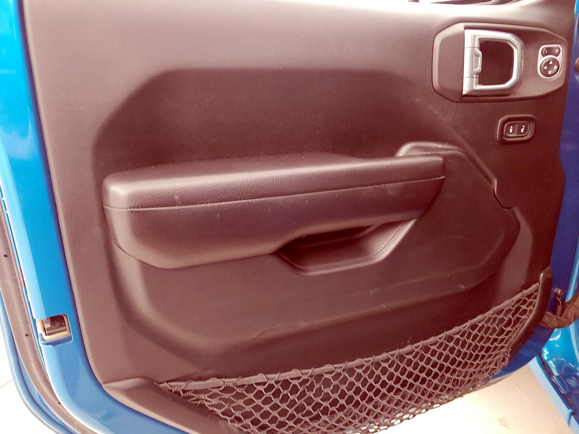 Thumbnail: 2019 Jeep Wrangler - 12