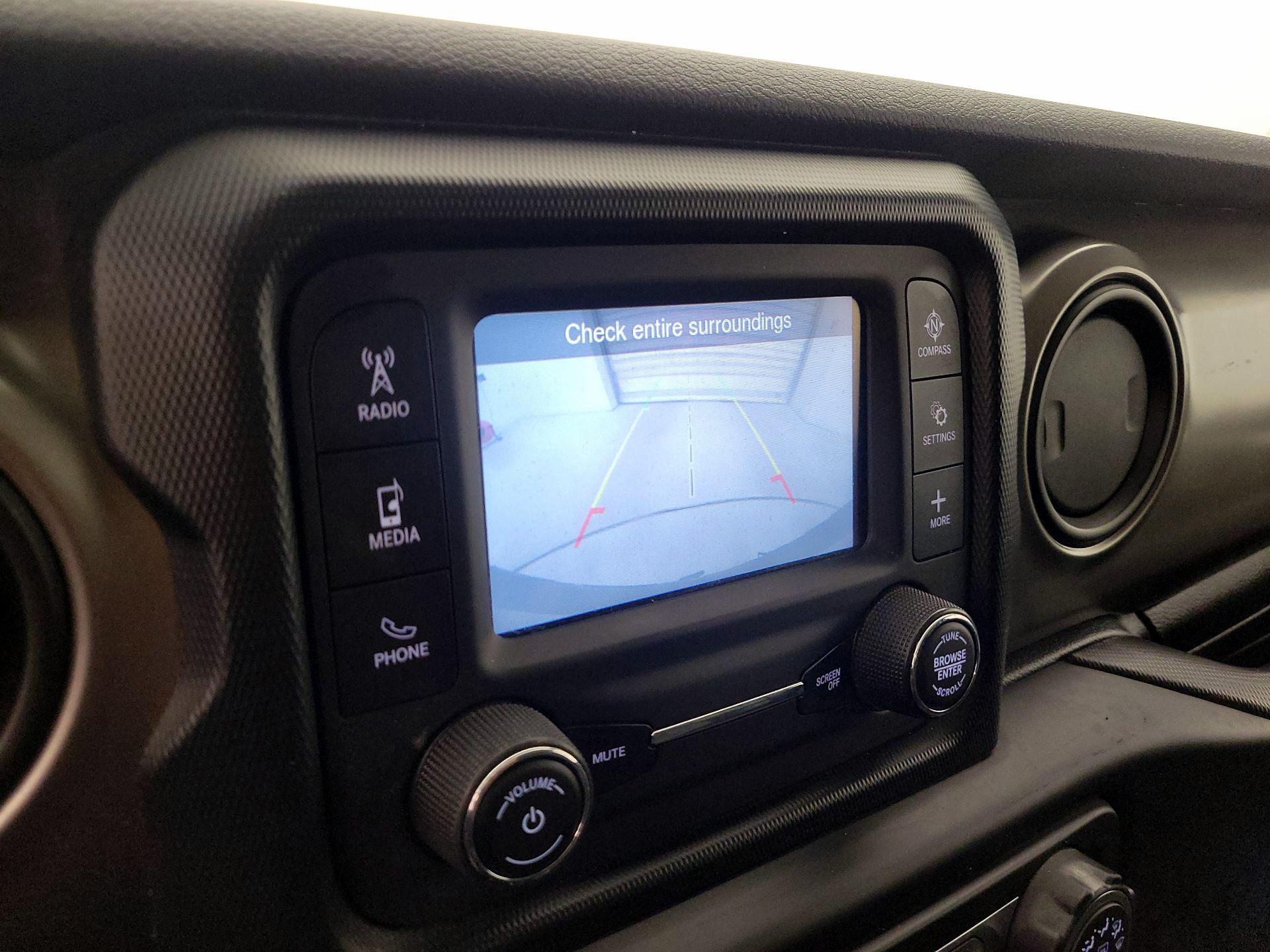 Thumbnail: 2019 Jeep Wrangler - 14