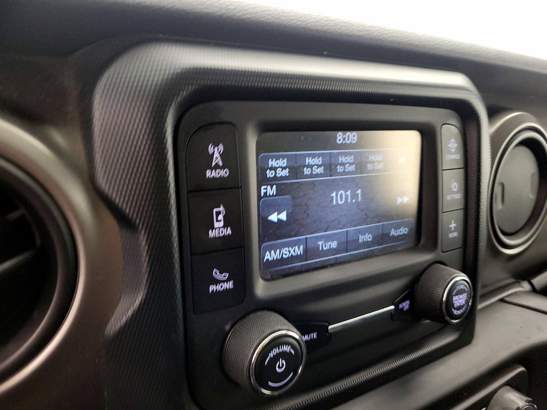 Thumbnail: 2019 Jeep Wrangler - 15