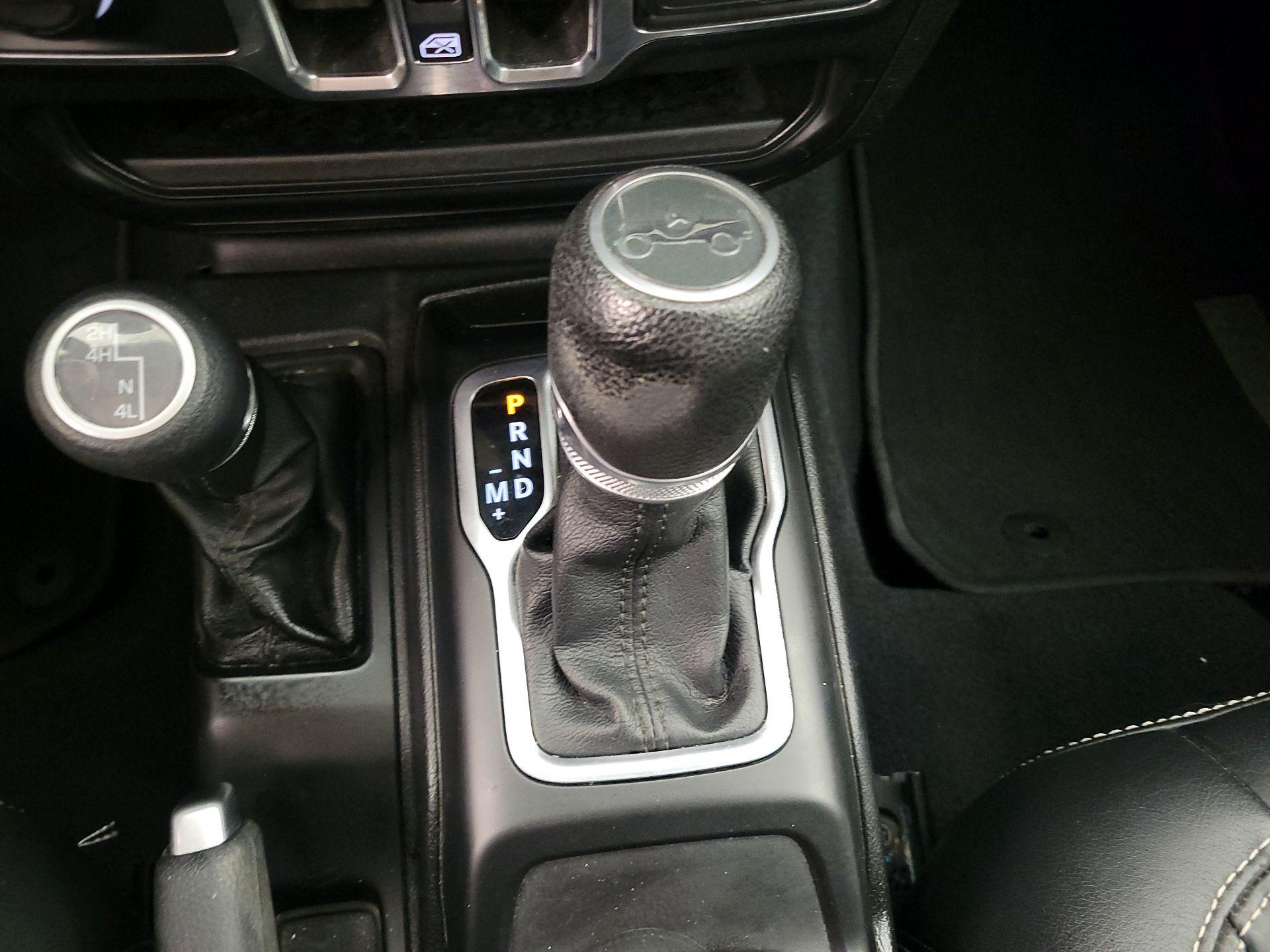 Thumbnail: 2019 Jeep Wrangler - 17
