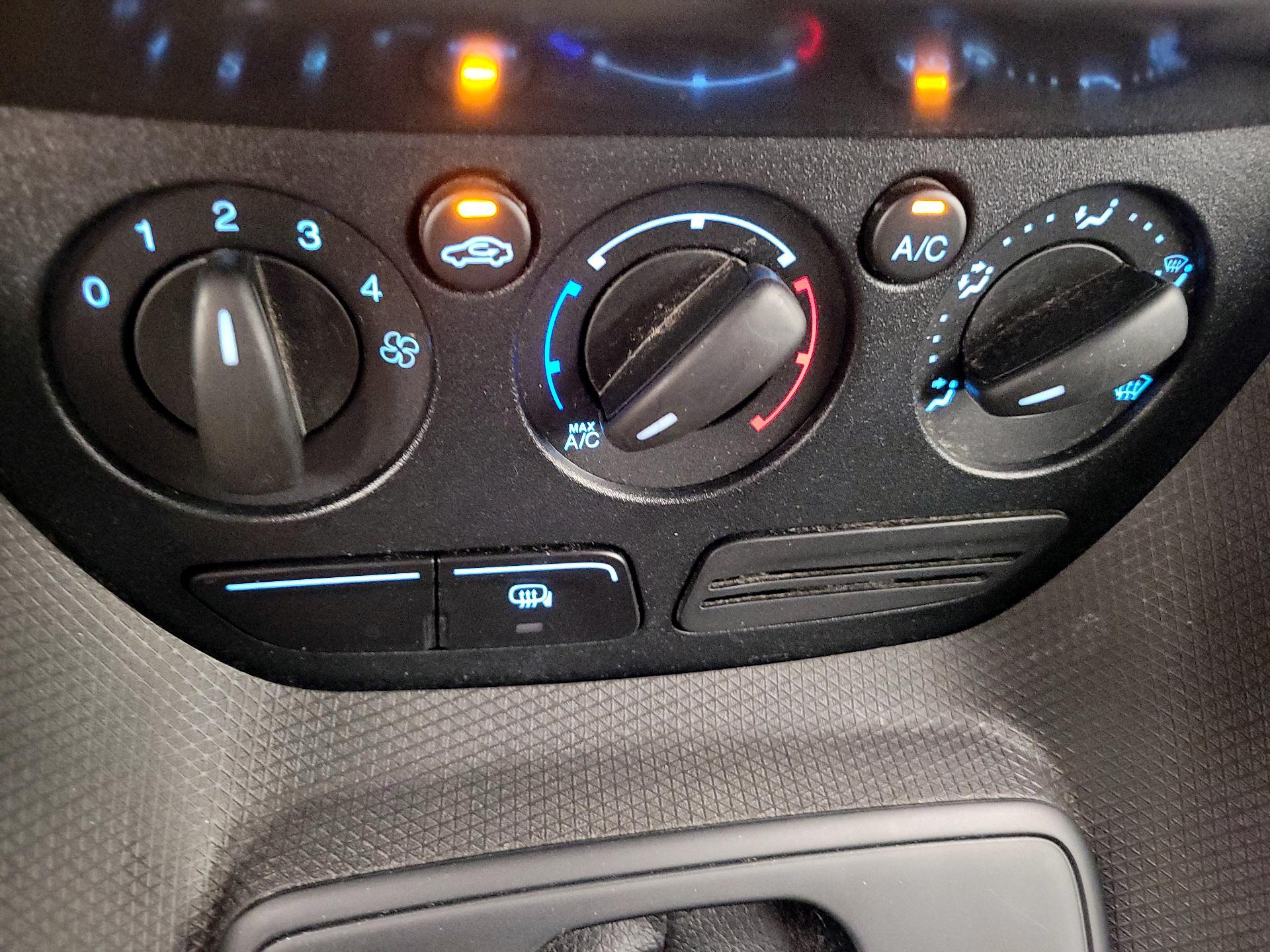 Thumbnail: 2018 Ford Transit Series - 16