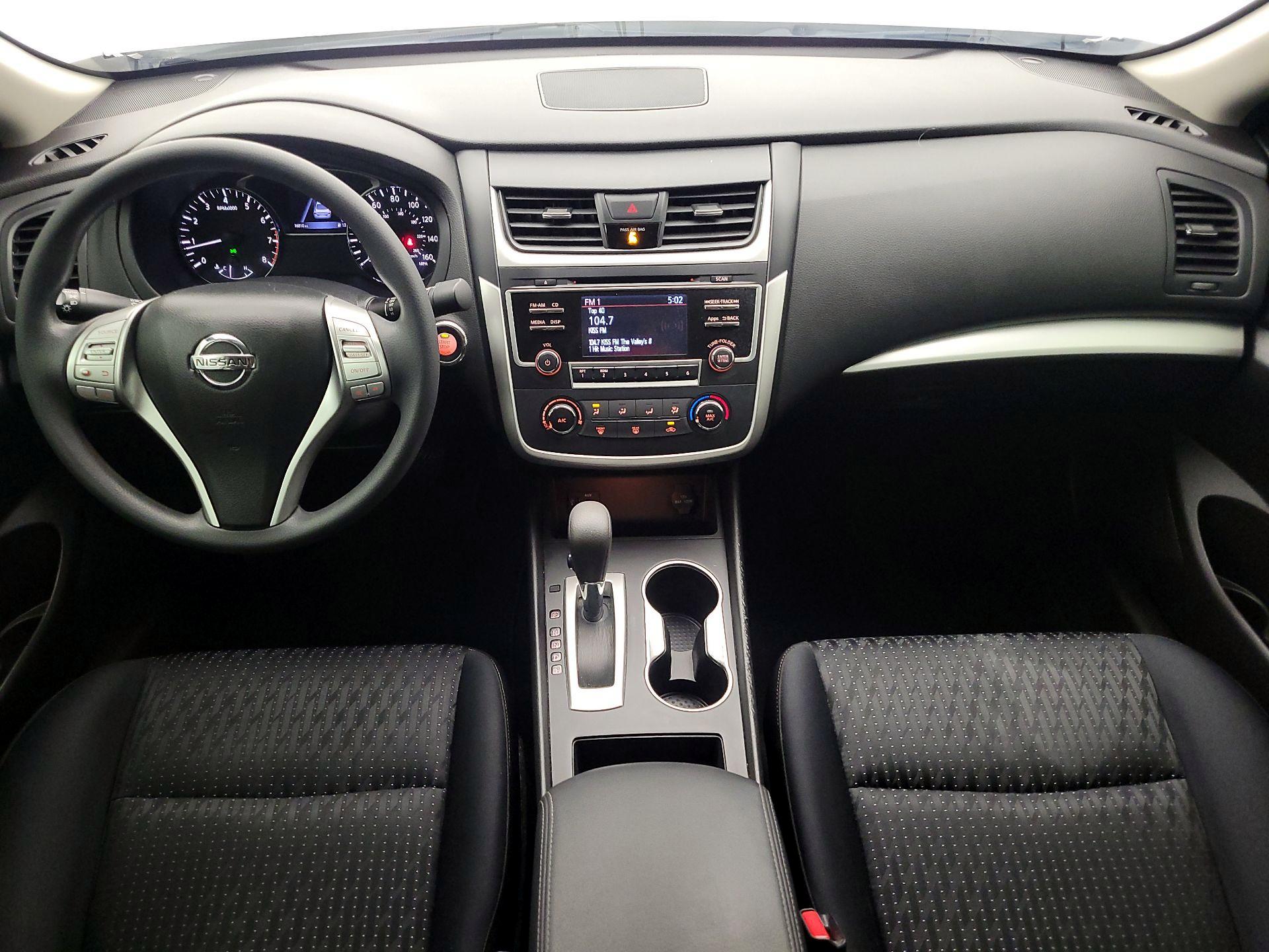 Thumbnail: 2016 Nissan Altima - 9