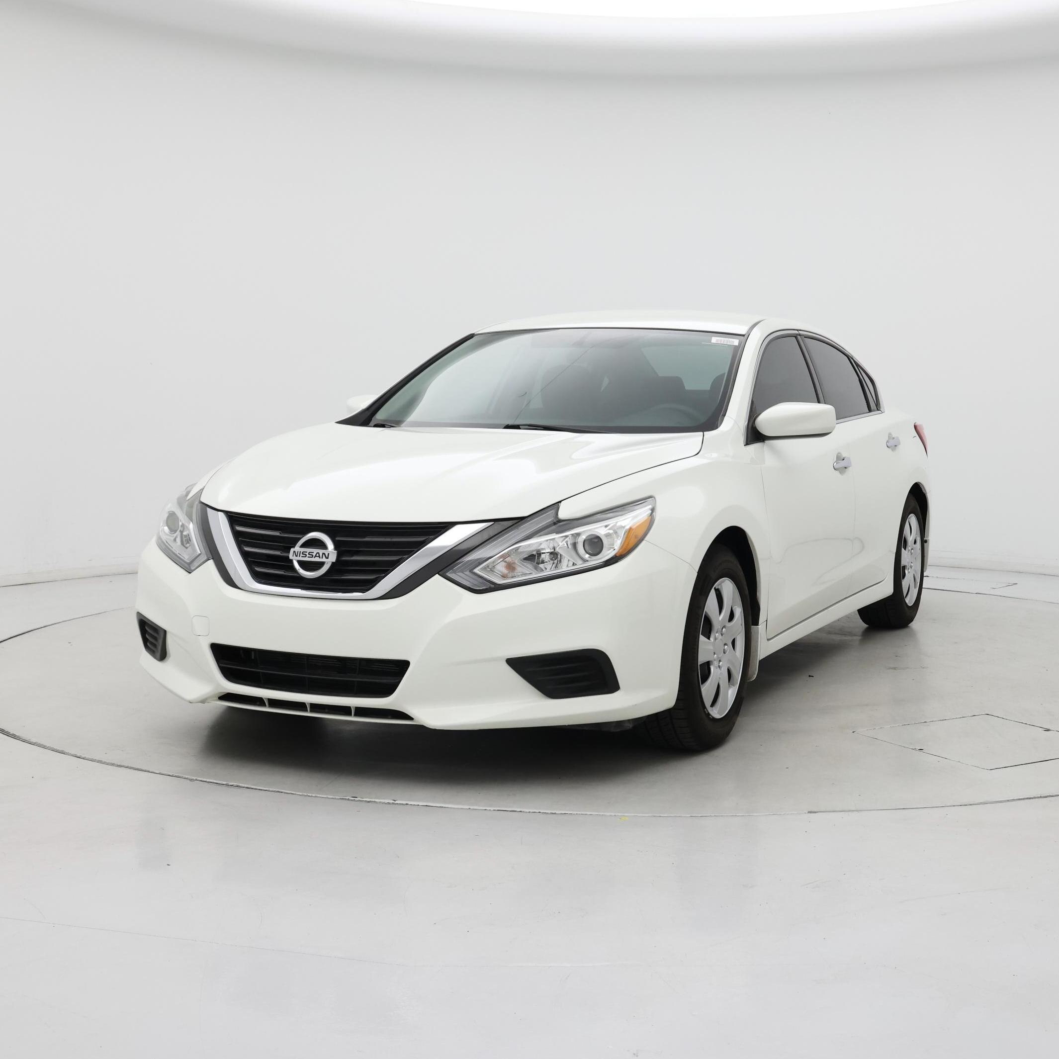 Thumbnail: 2016 Nissan Altima - 4