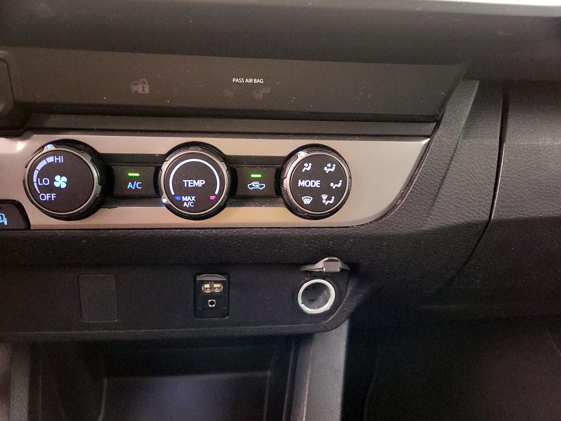 Thumbnail: 2019 Toyota Tacoma - 16