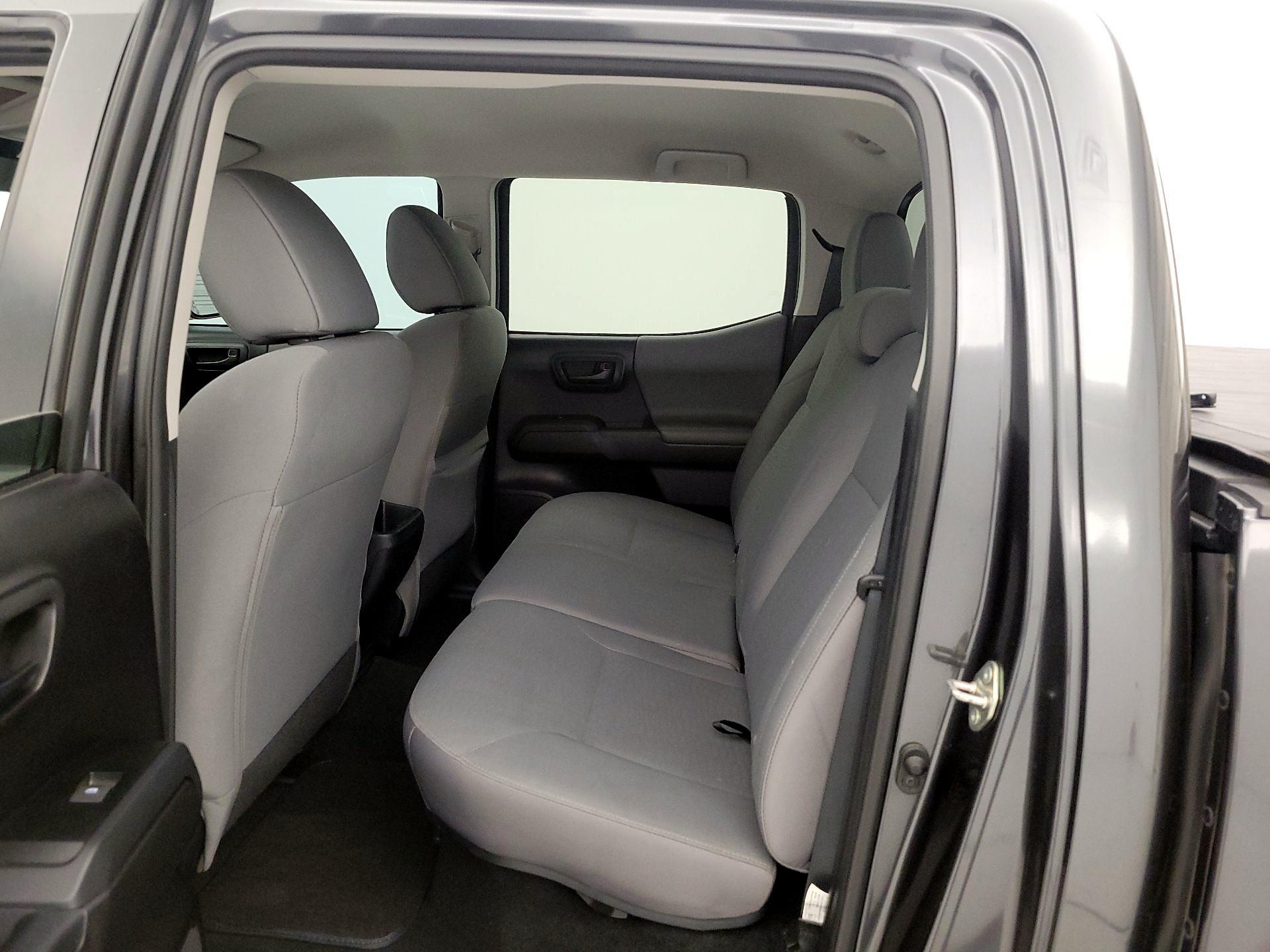 Thumbnail: 2019 Toyota Tacoma - 19
