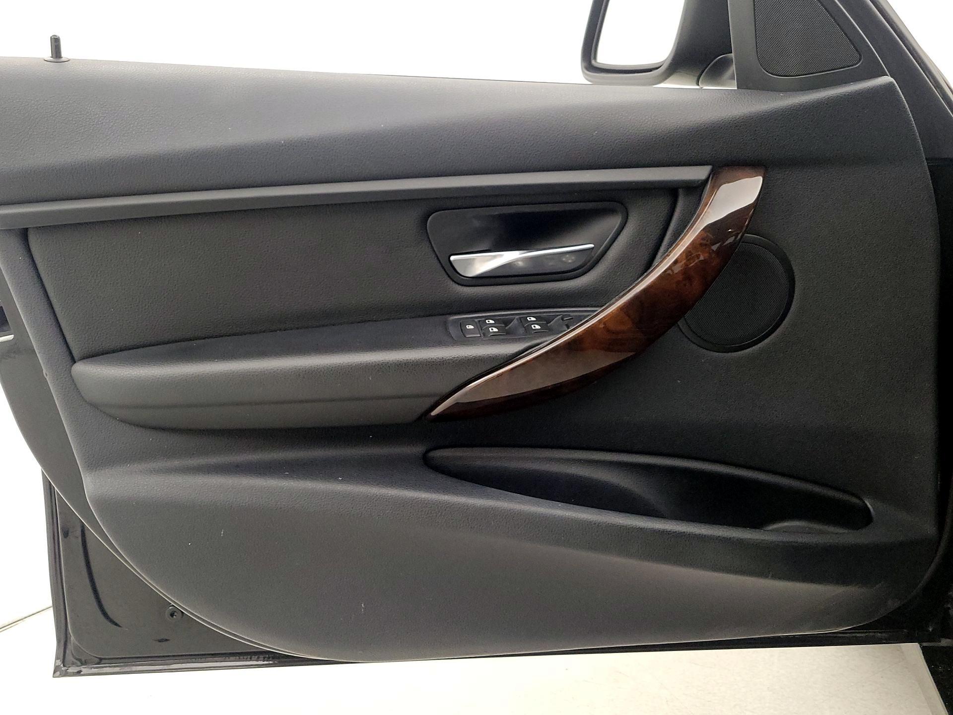 Thumbnail: 2014 BMW 3 Series - 12