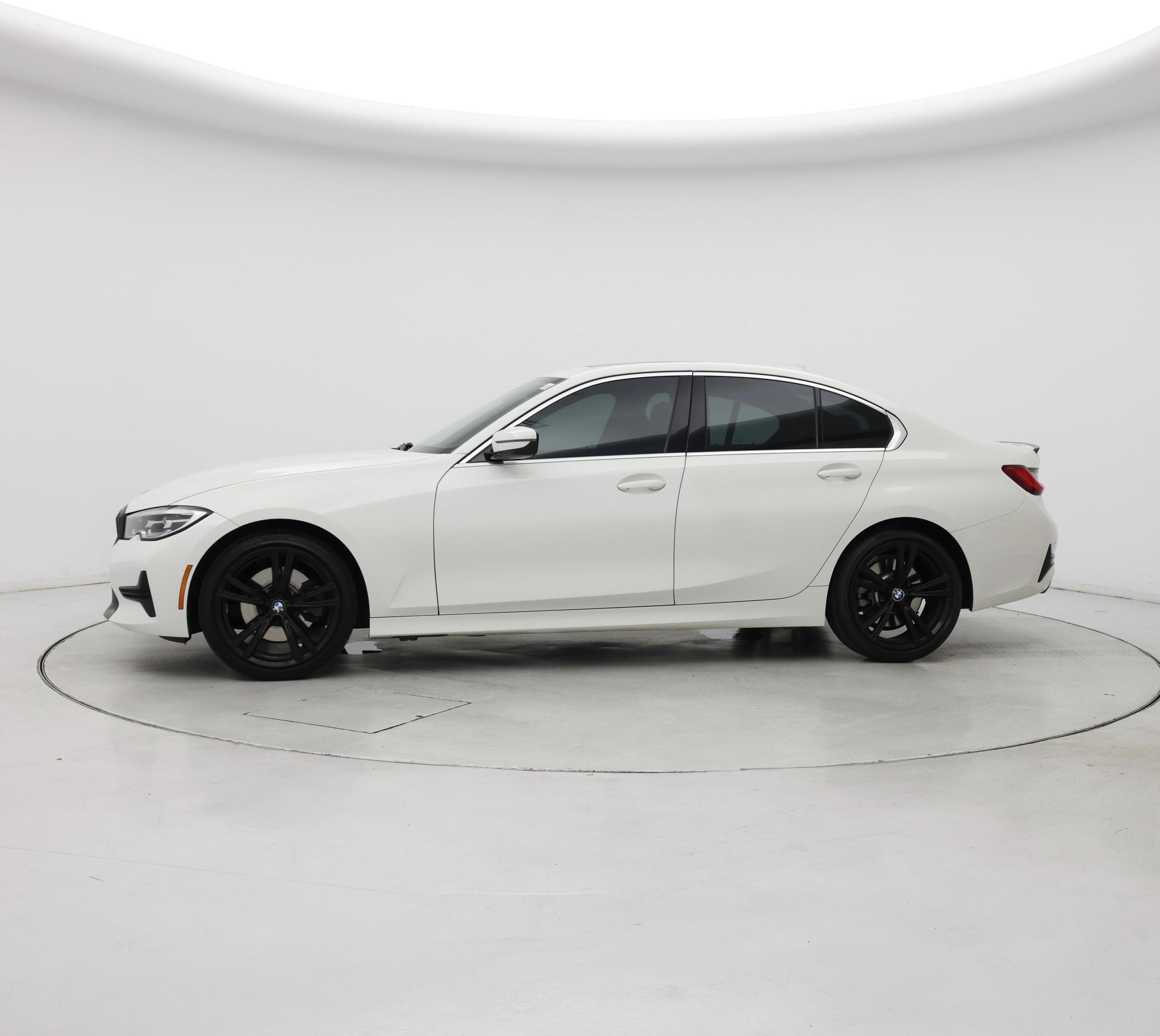 Thumbnail: 2021 BMW 3 Series - 3