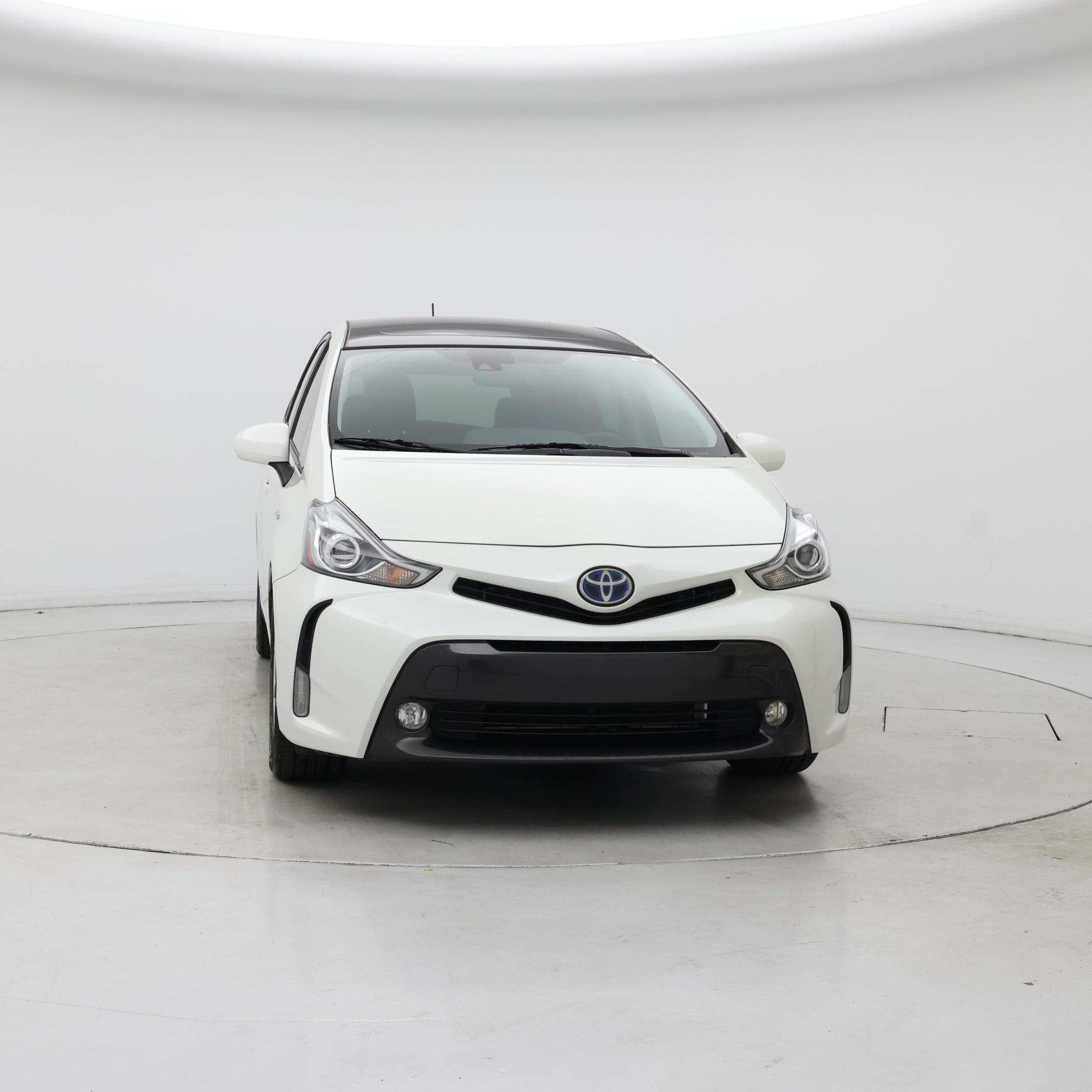 Thumbnail: 2017 Toyota Prius v - 5