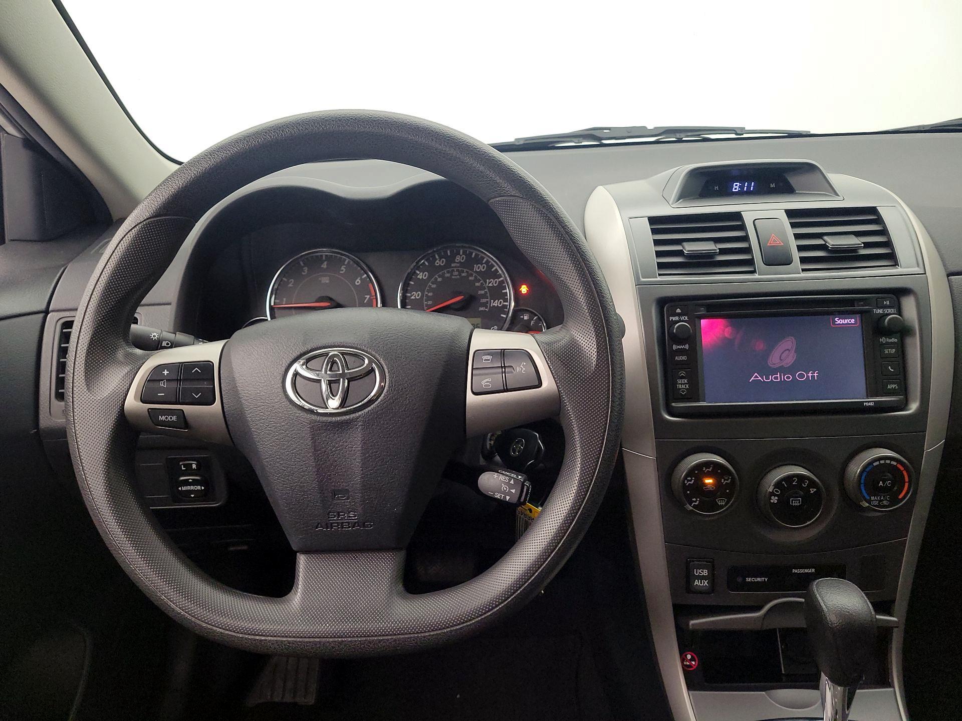 Thumbnail: 2013 Toyota Corolla - 10