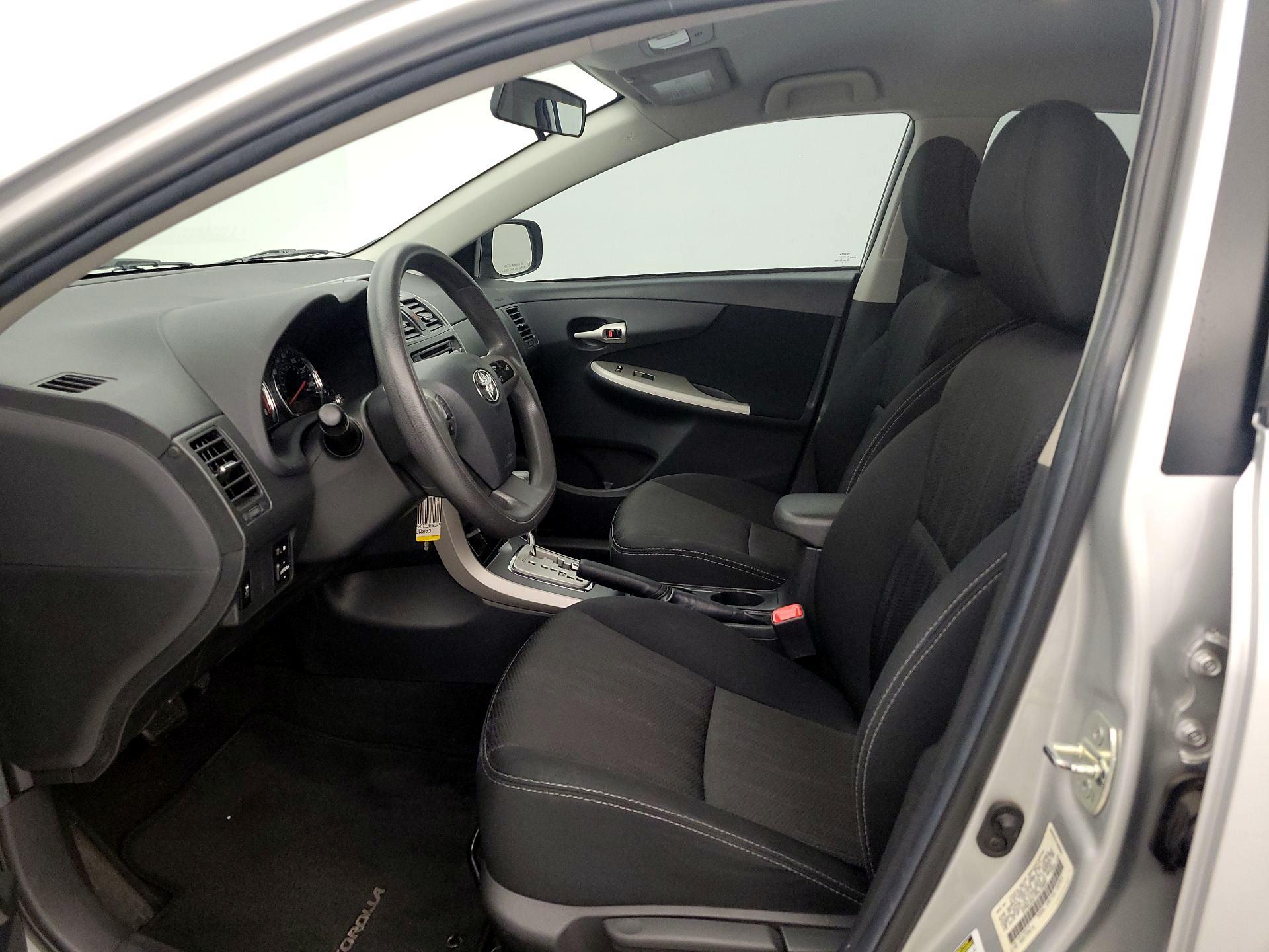 Thumbnail: 2013 Toyota Corolla - 11