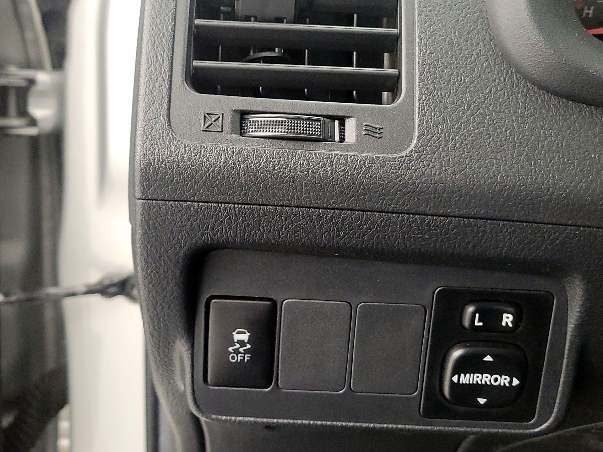 Thumbnail: 2013 Toyota Corolla - 13