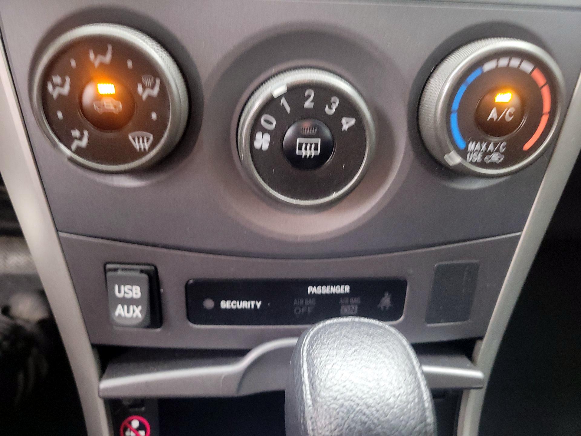 Thumbnail: 2013 Toyota Corolla - 16