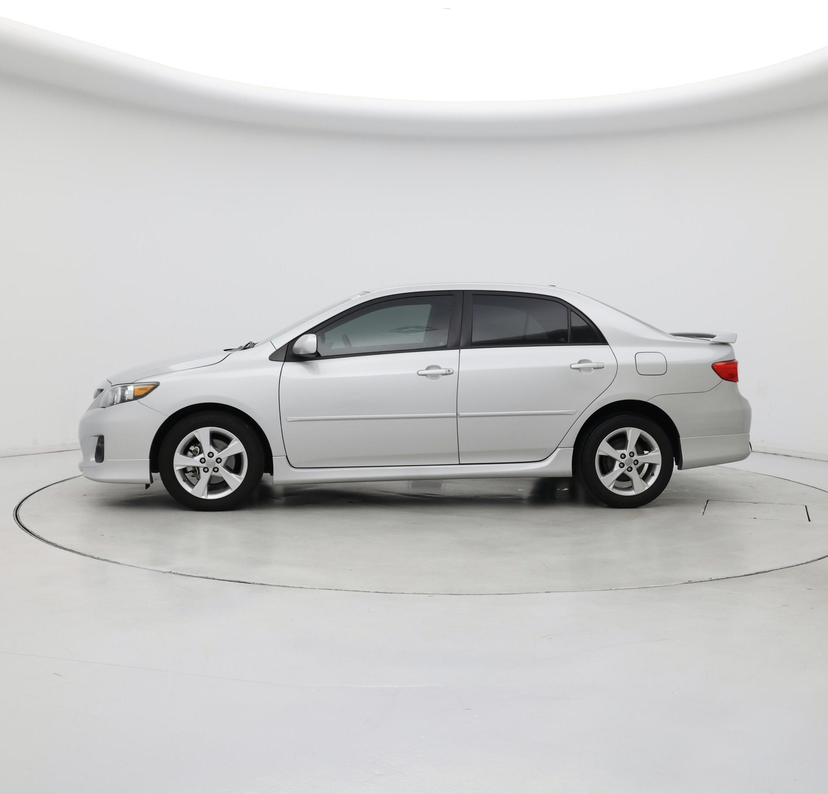 Thumbnail: 2013 Toyota Corolla - 3