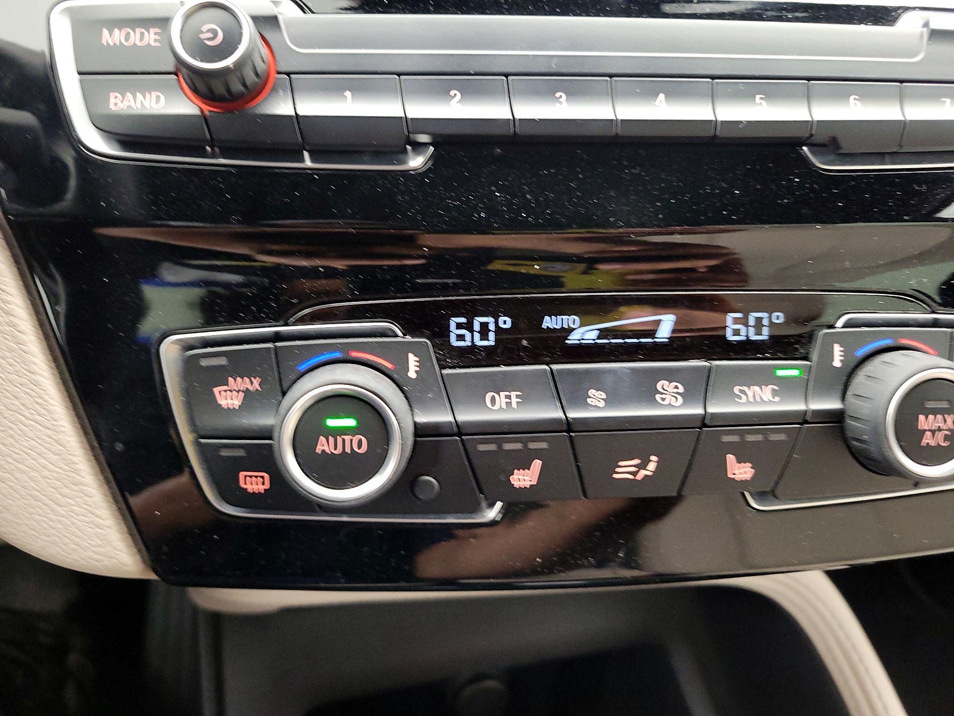 Thumbnail: 2021 BMW X1 - 16
