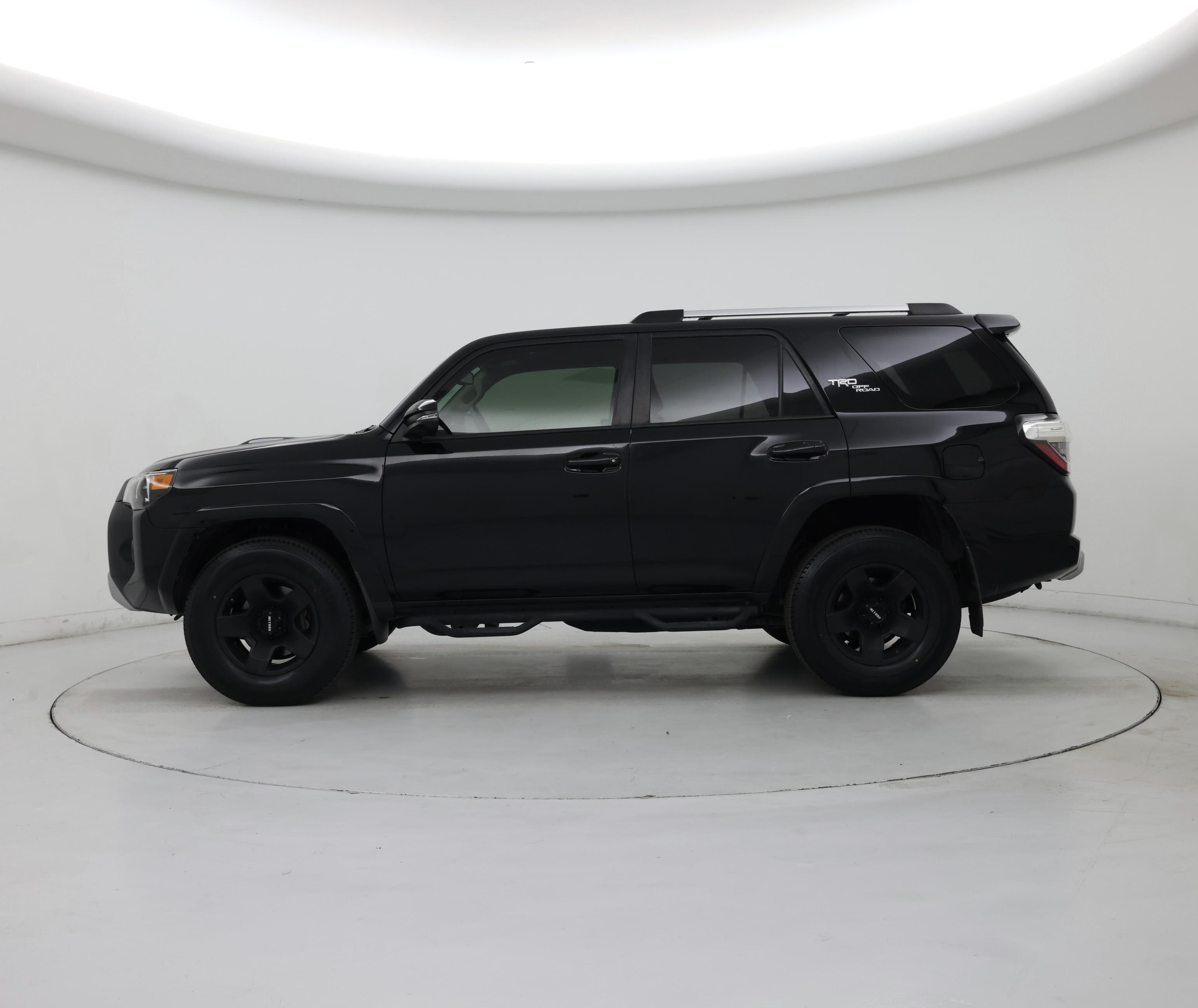 Thumbnail: 2017 Toyota 4Runner - 3