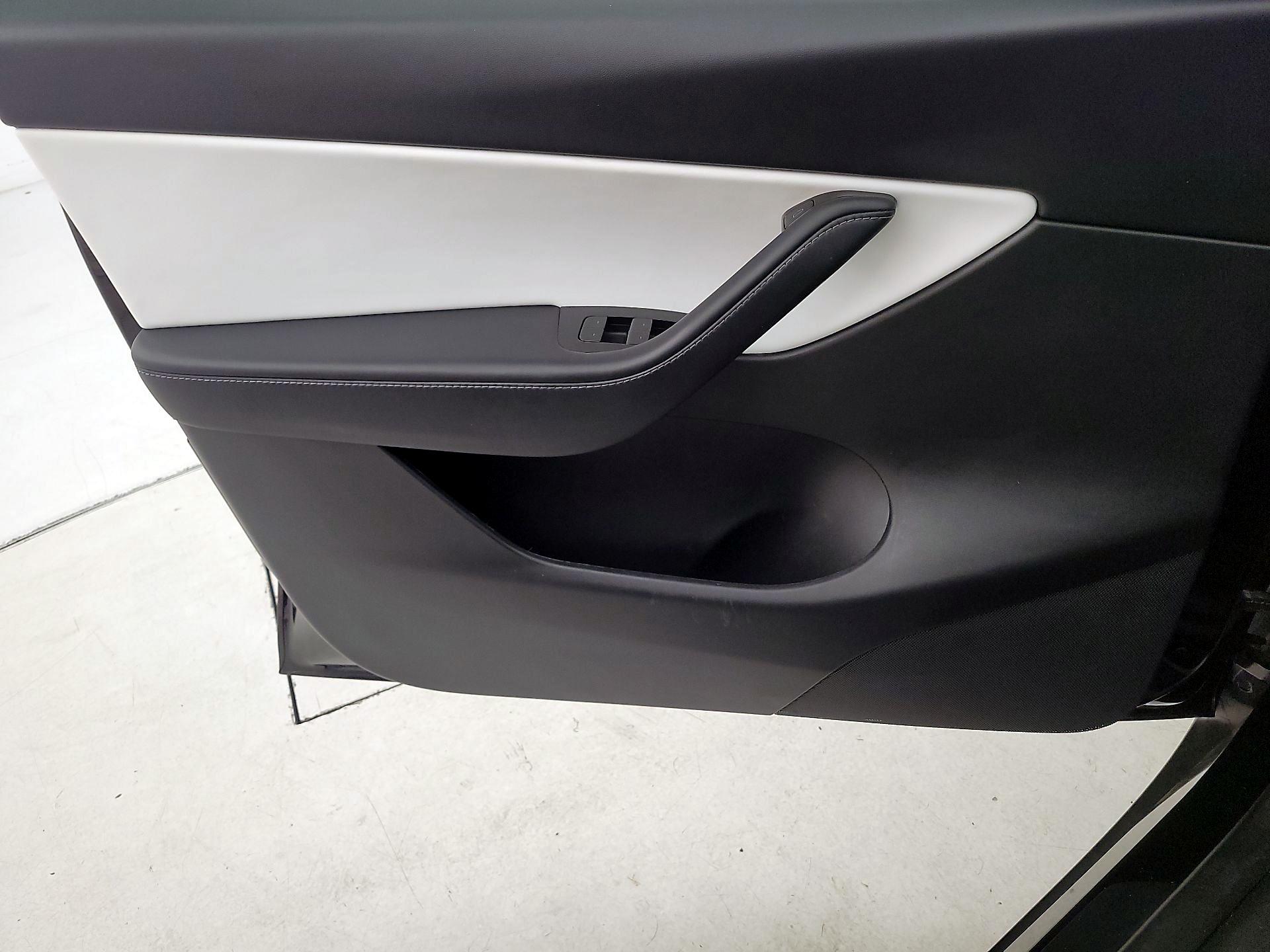 Thumbnail: 2021 Tesla Model Y - 12