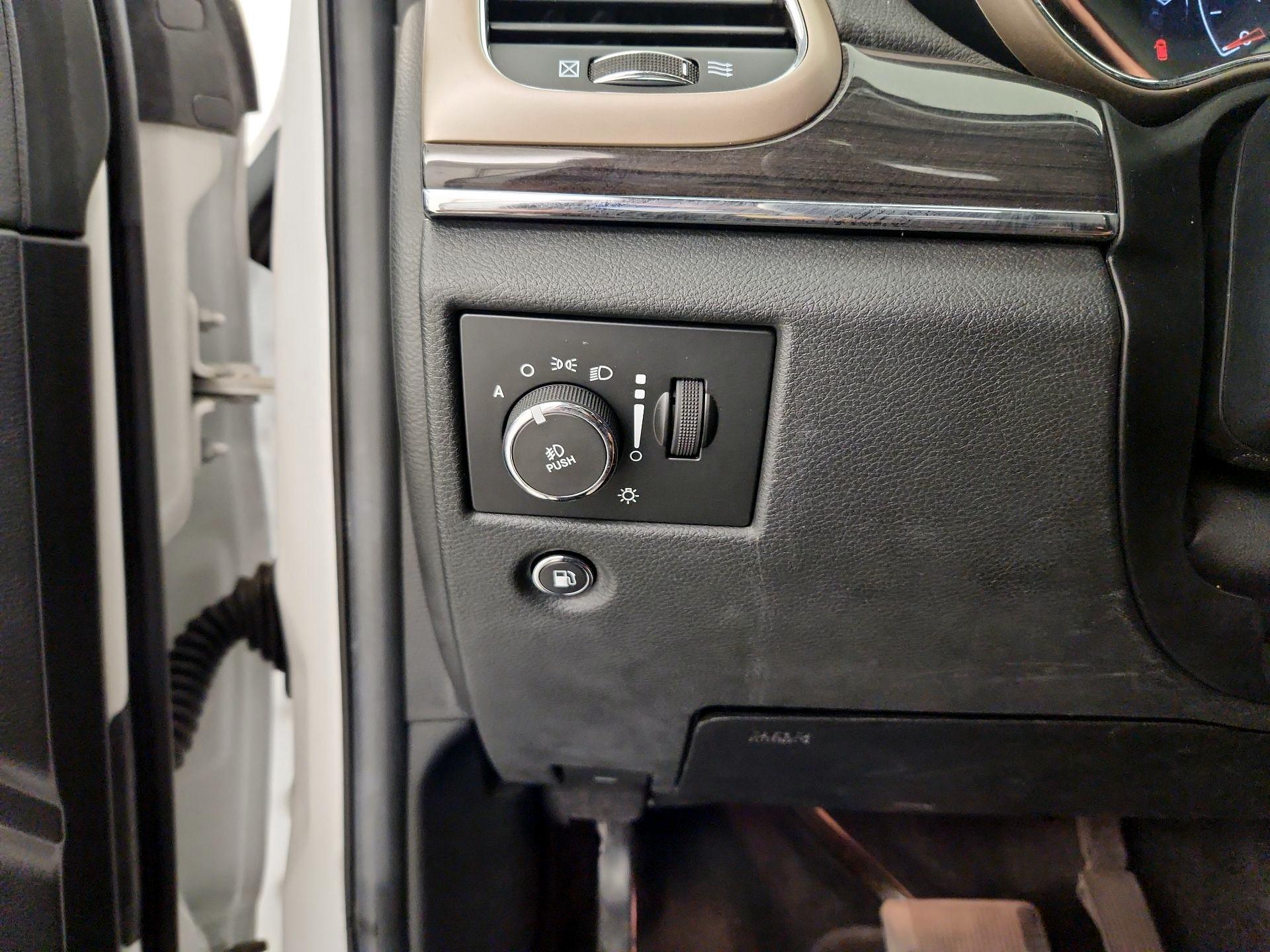 Thumbnail: 2015 Jeep Grand Cherokee - 13