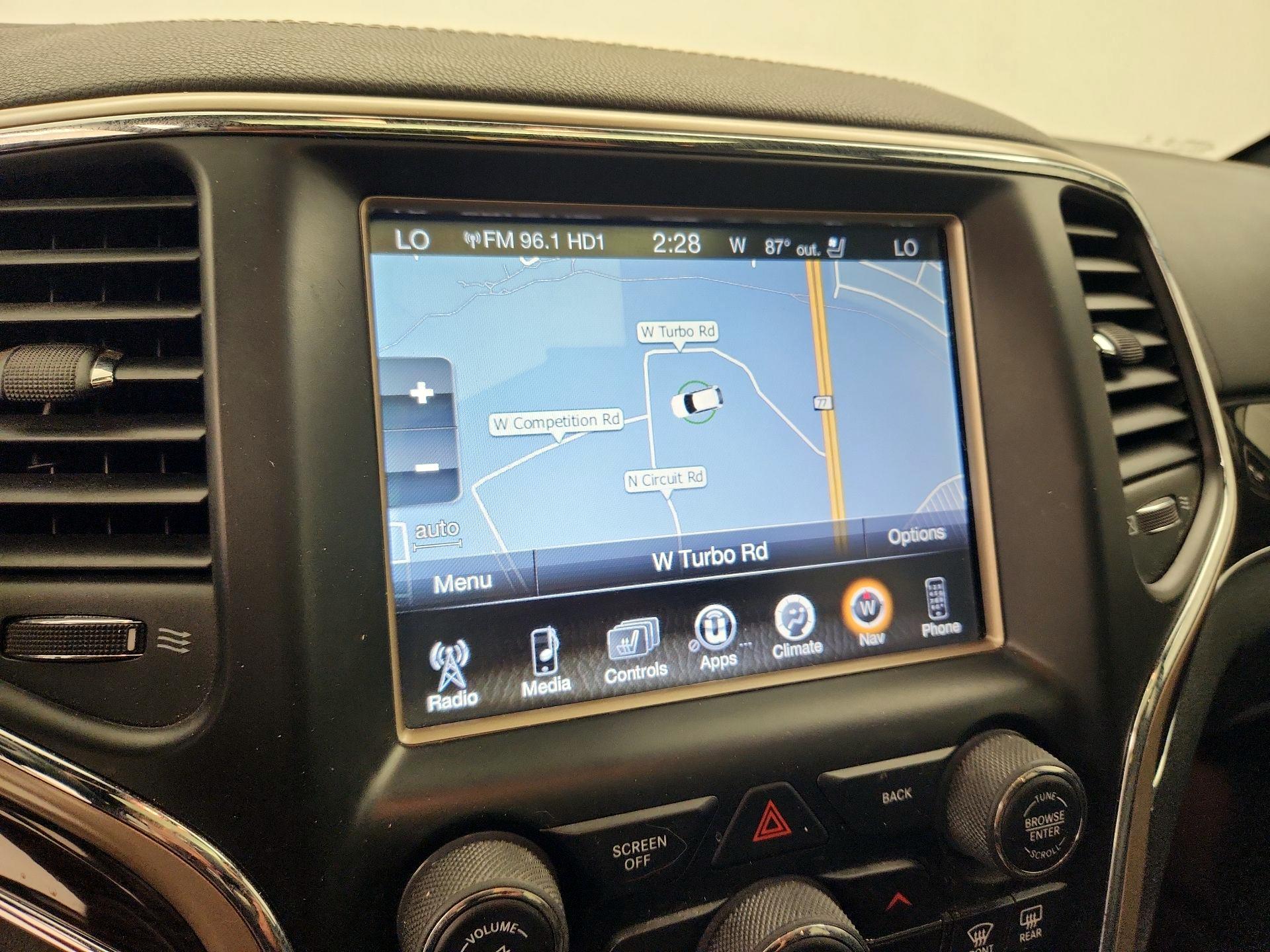 Thumbnail: 2015 Jeep Grand Cherokee - 14