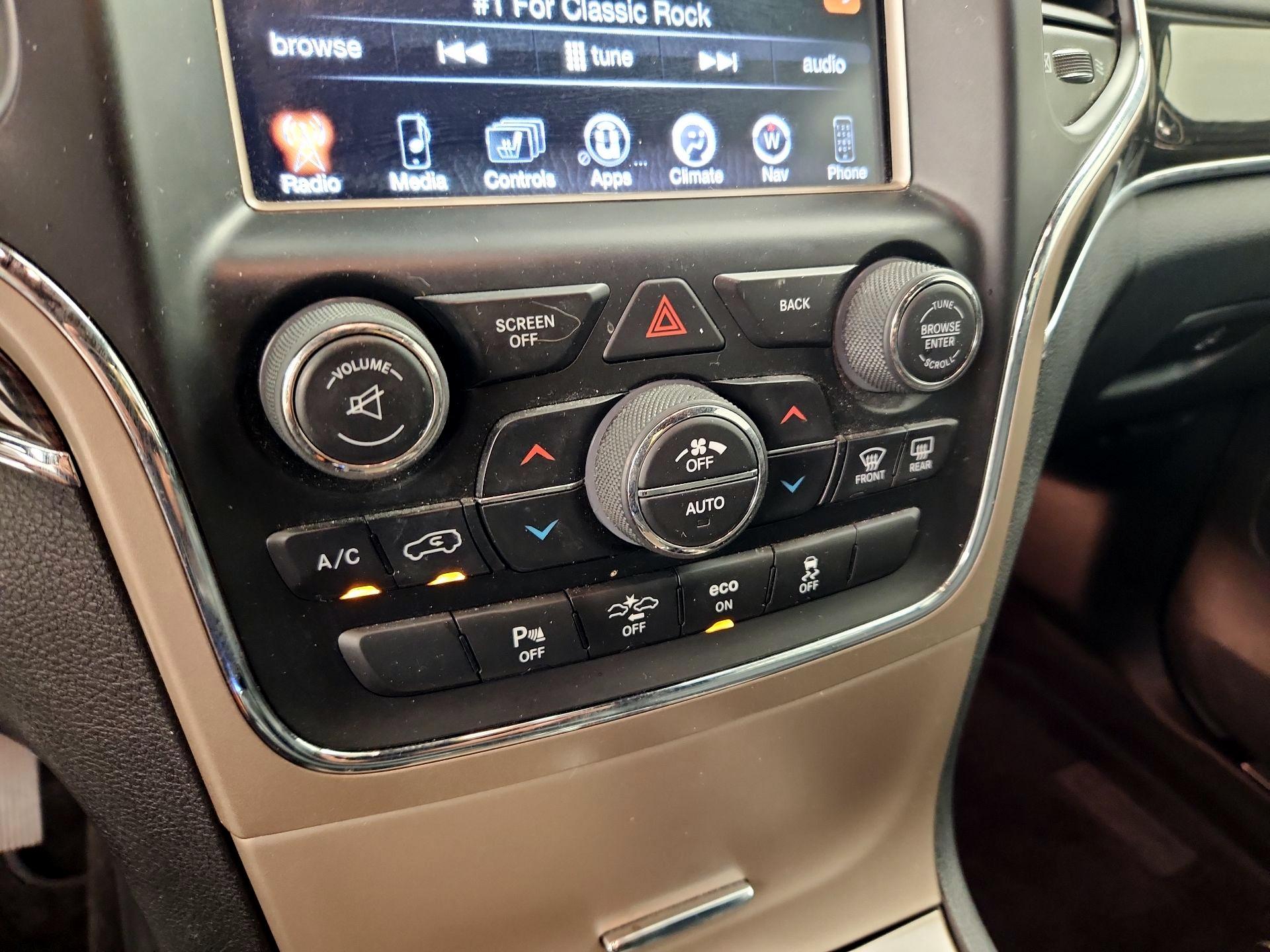 Thumbnail: 2015 Jeep Grand Cherokee - 17