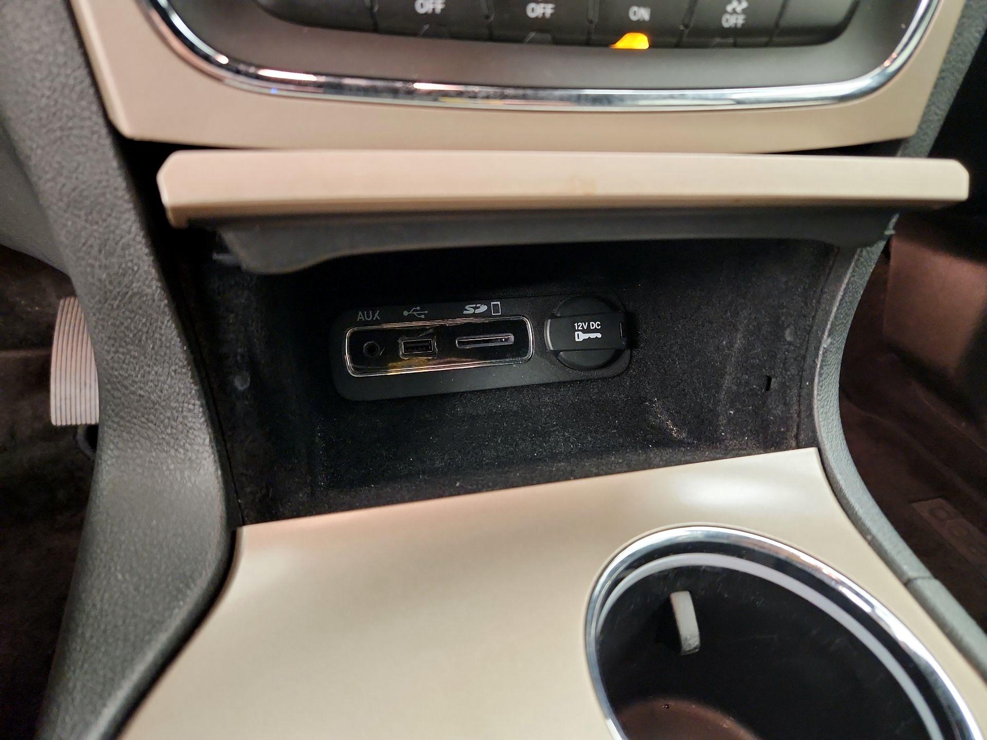 Thumbnail: 2015 Jeep Grand Cherokee - 19