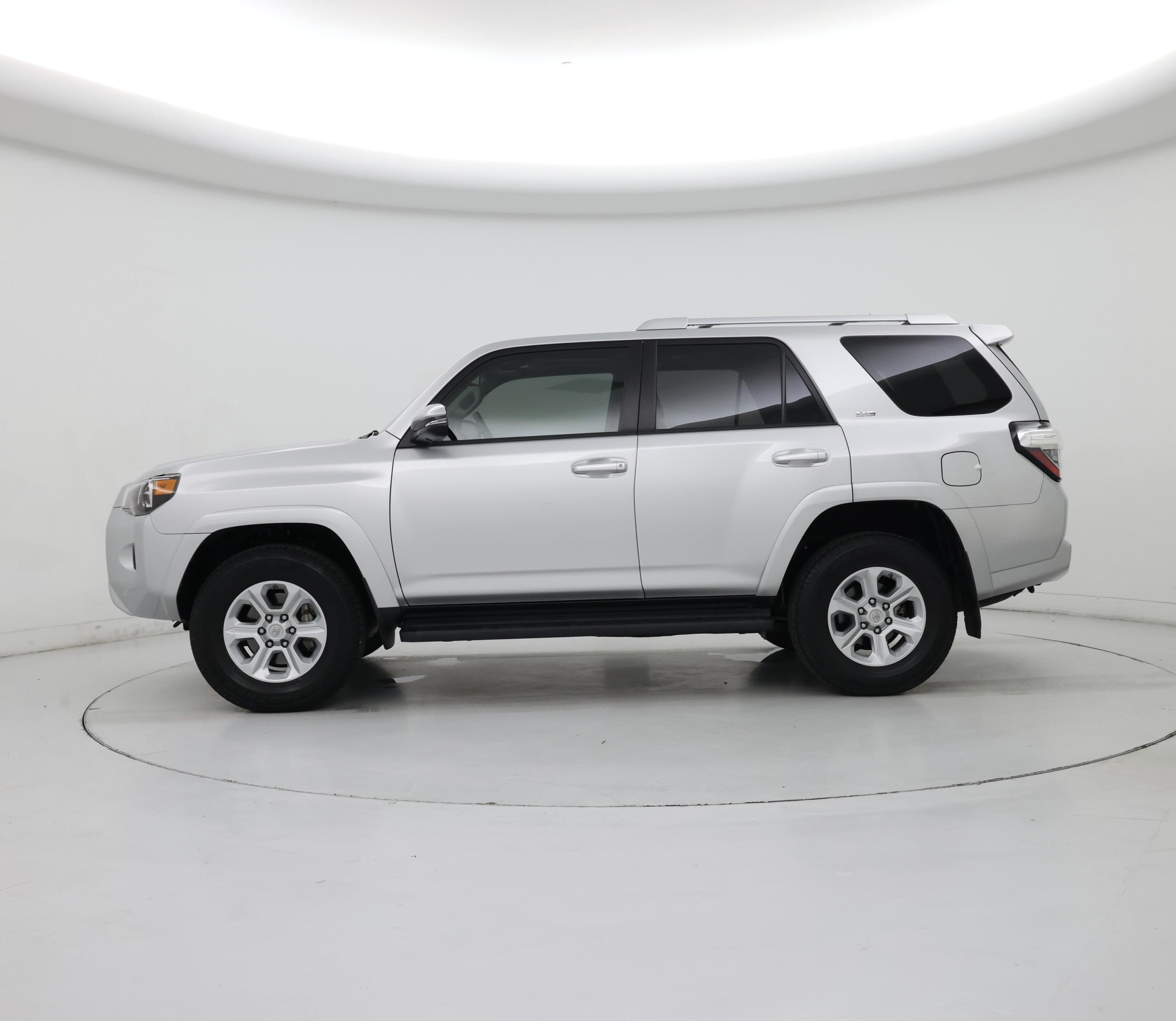 Thumbnail: 2018 Toyota 4Runner - 3