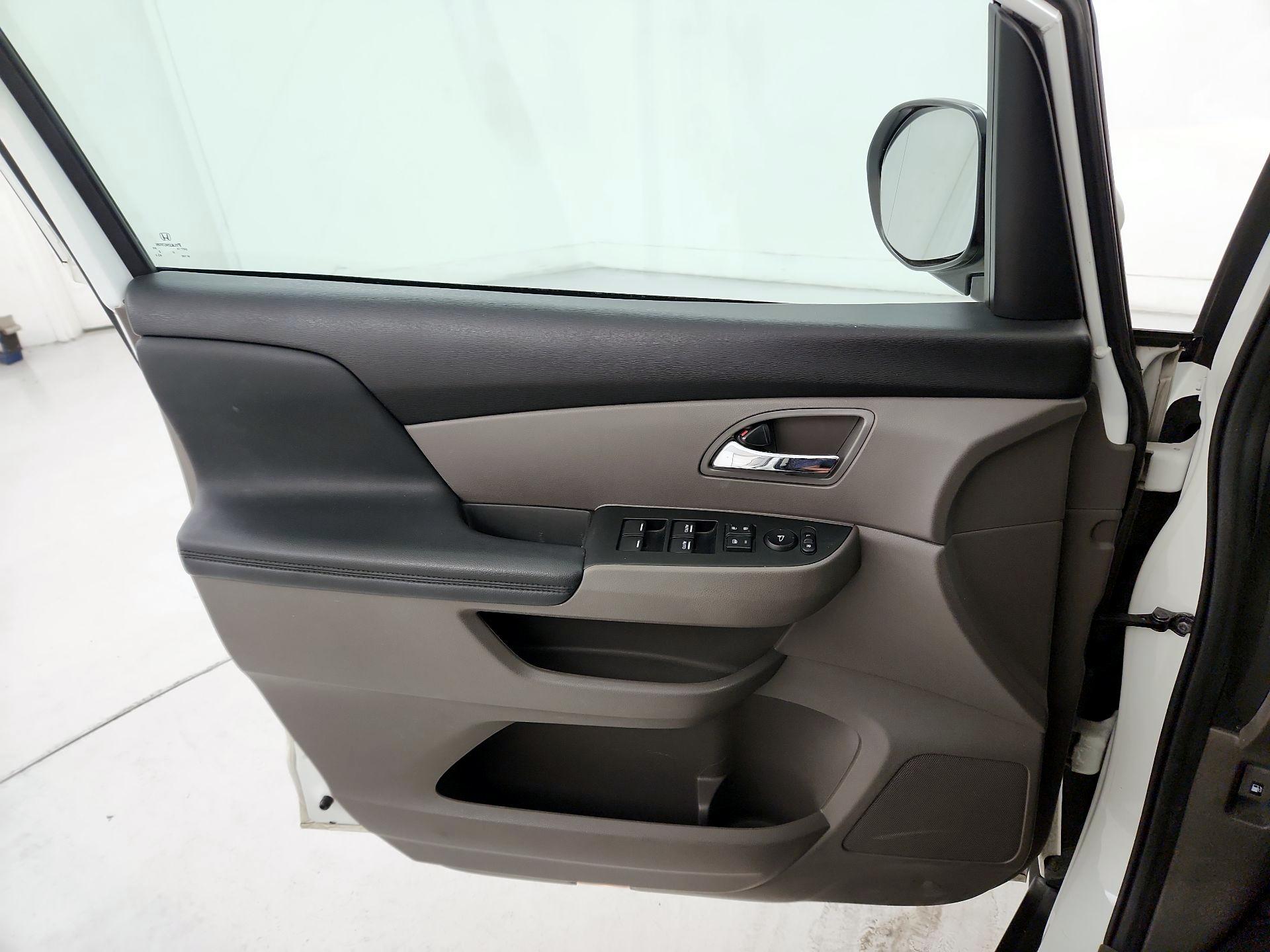 Thumbnail: 2014 Honda Odyssey - 12