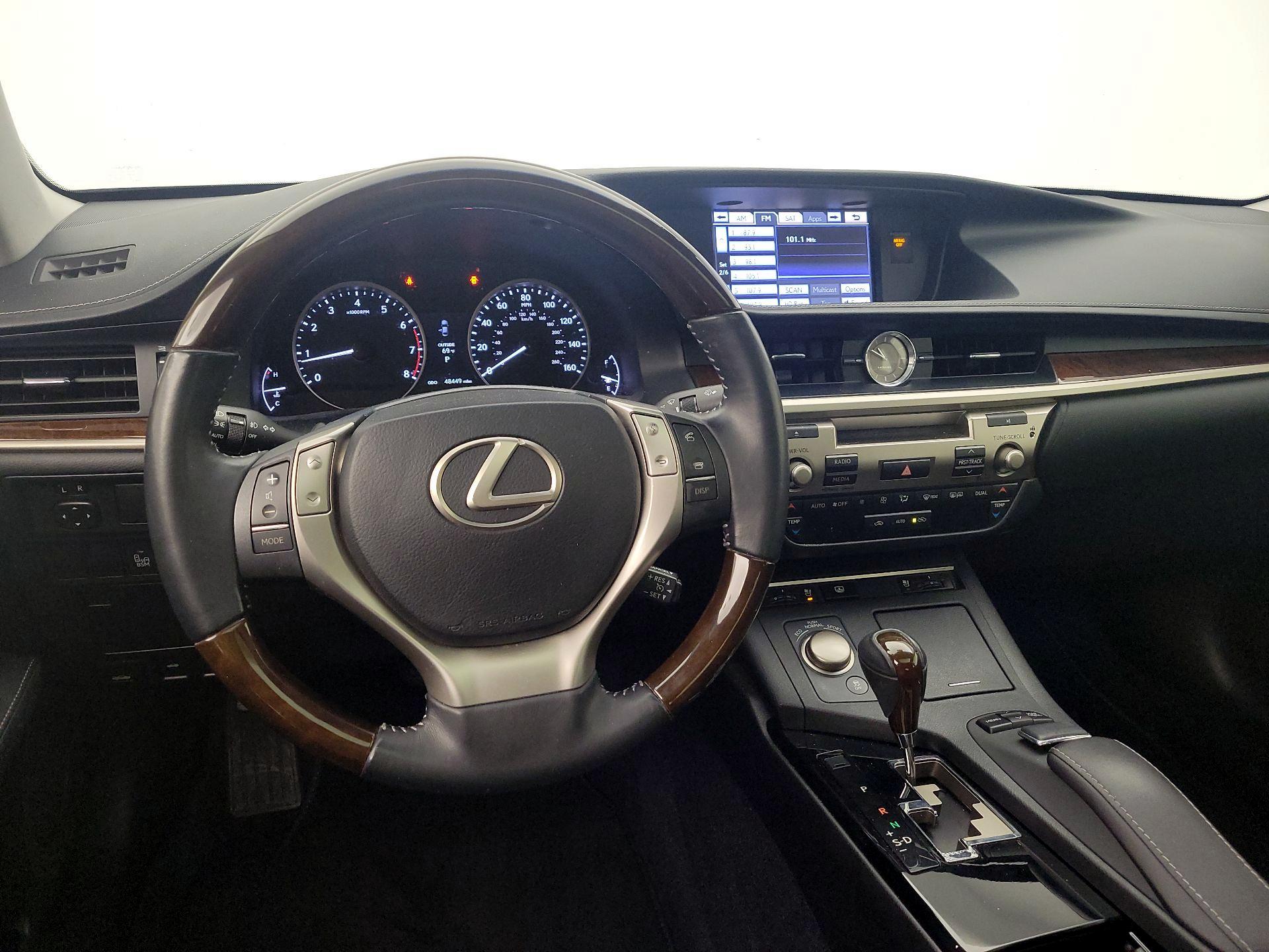 Thumbnail: 2014 Lexus ES - 10