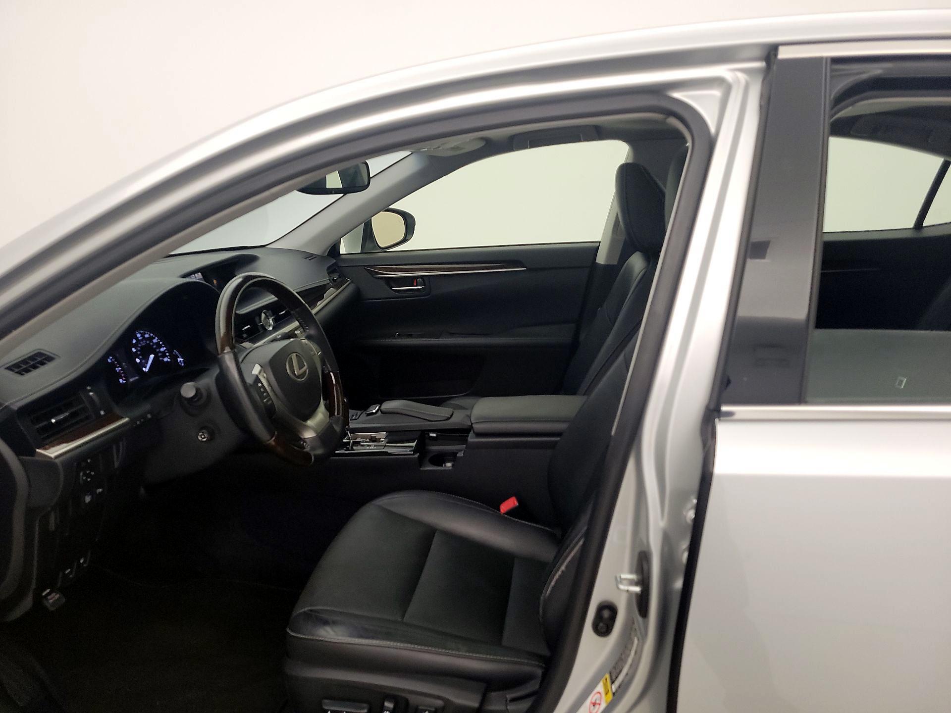 Thumbnail: 2014 Lexus ES - 11