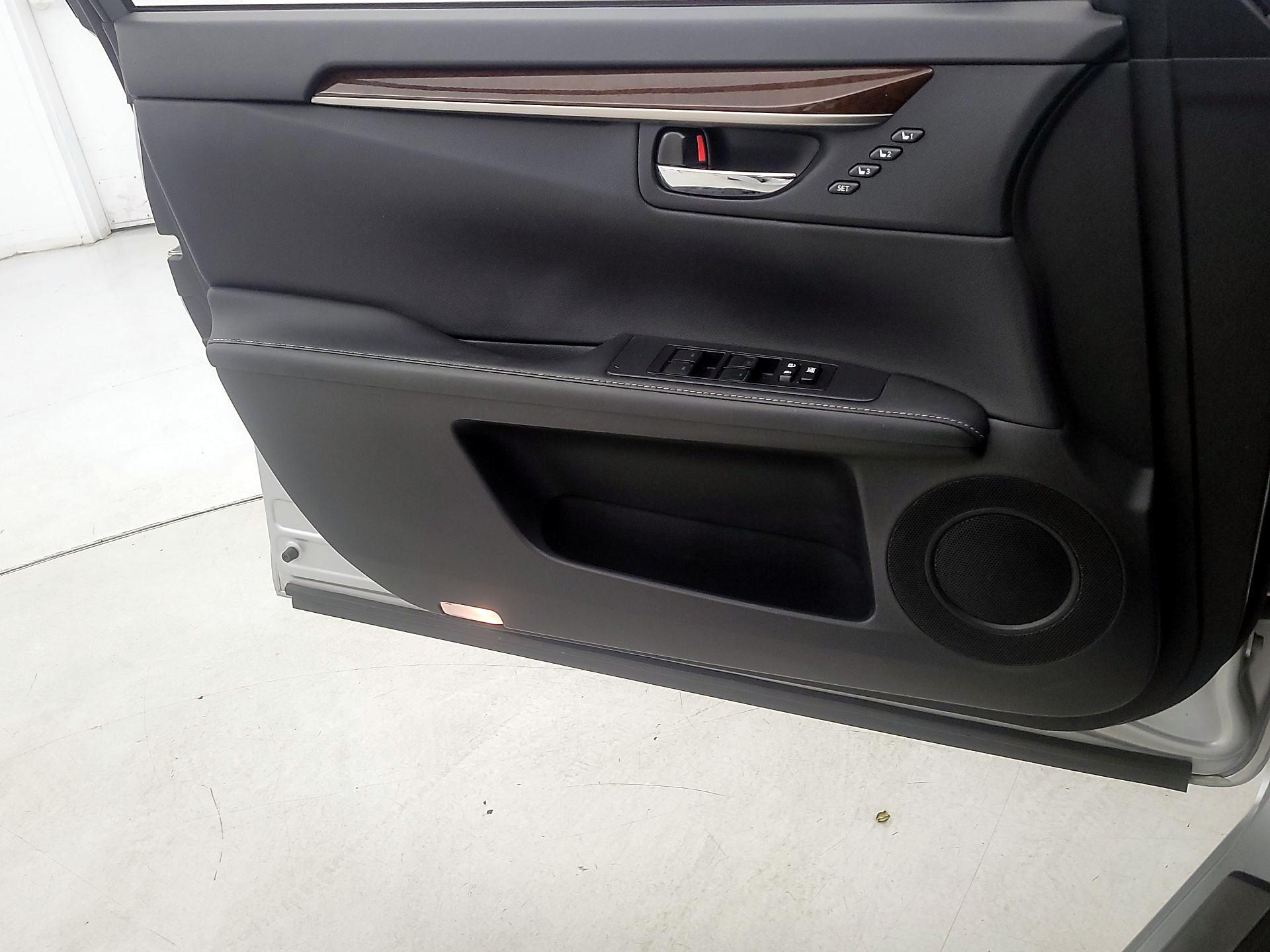 Thumbnail: 2014 Lexus ES - 12