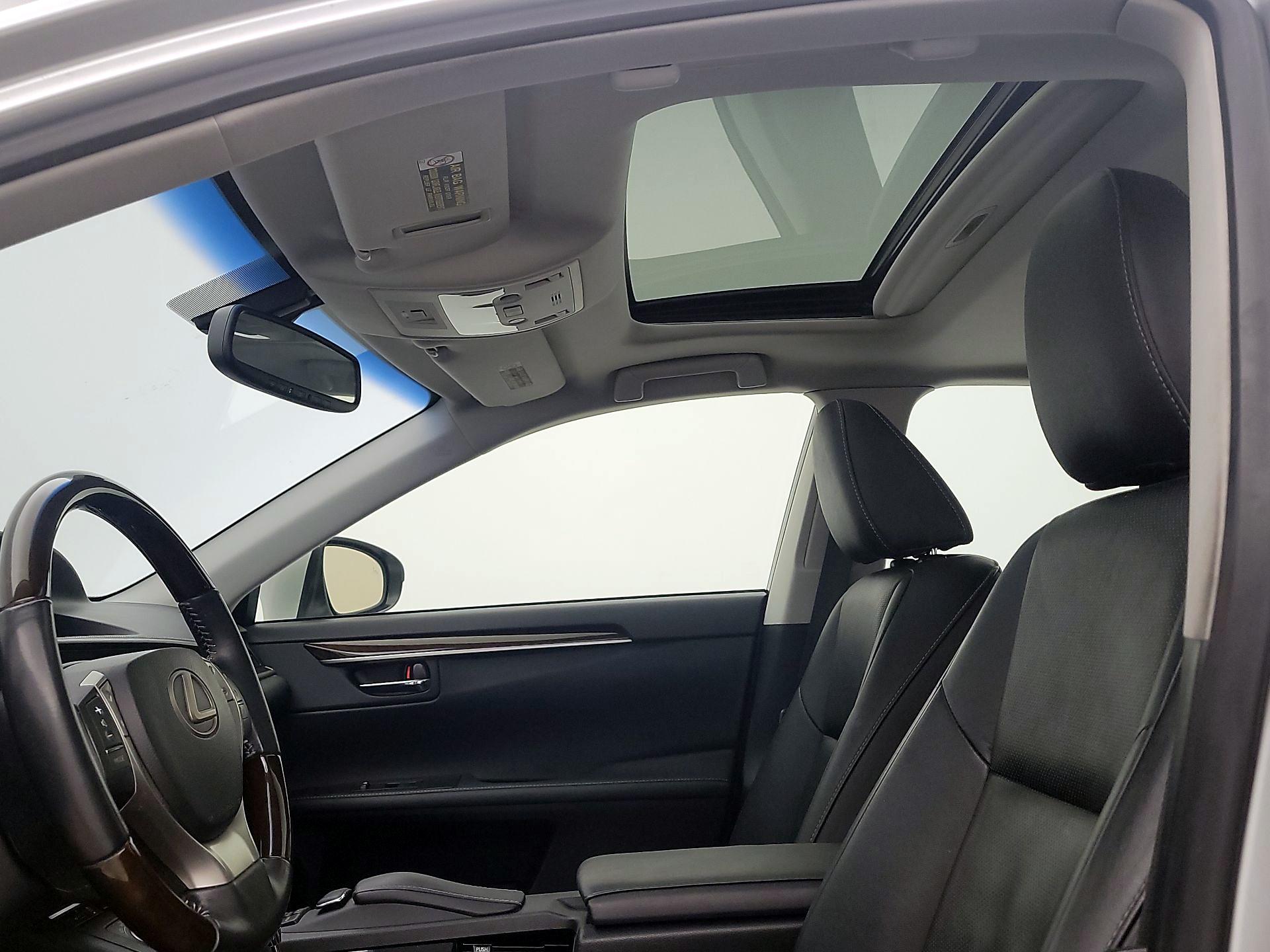 Thumbnail: 2014 Lexus ES - 19