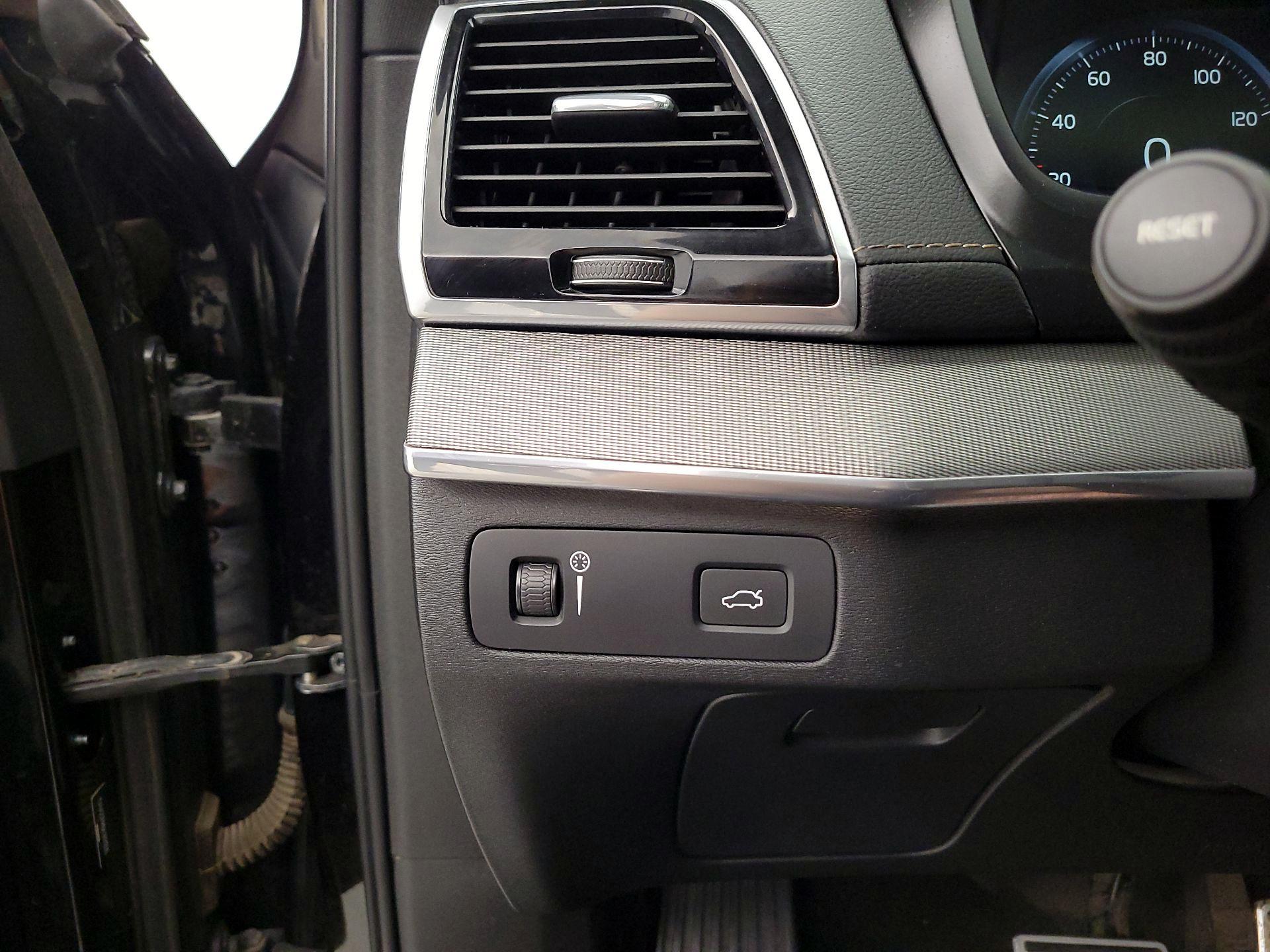 Thumbnail: 2019 Volvo XC90 - 13