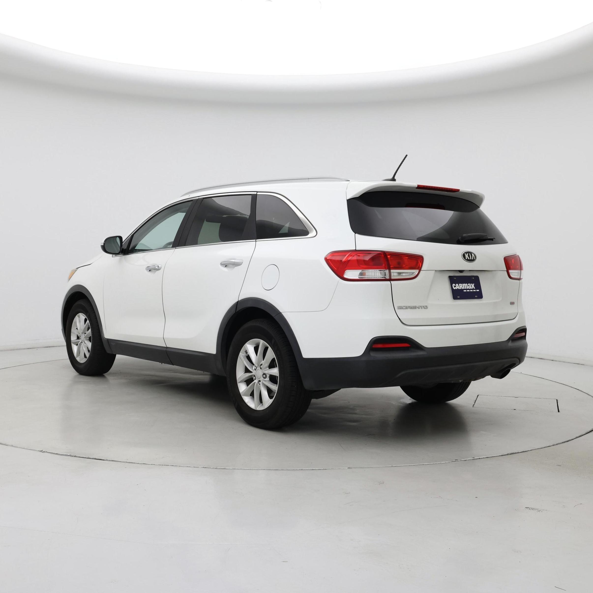 Thumbnail: 2016 Kia Sorento - 2