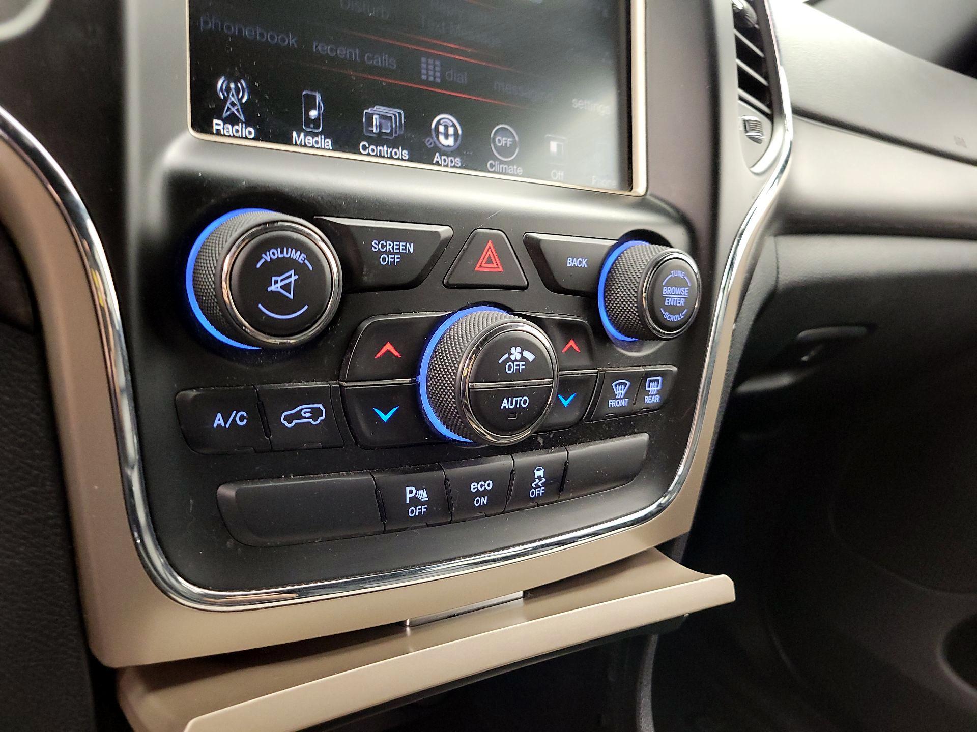 Thumbnail: 2015 Jeep Grand Cherokee - 16