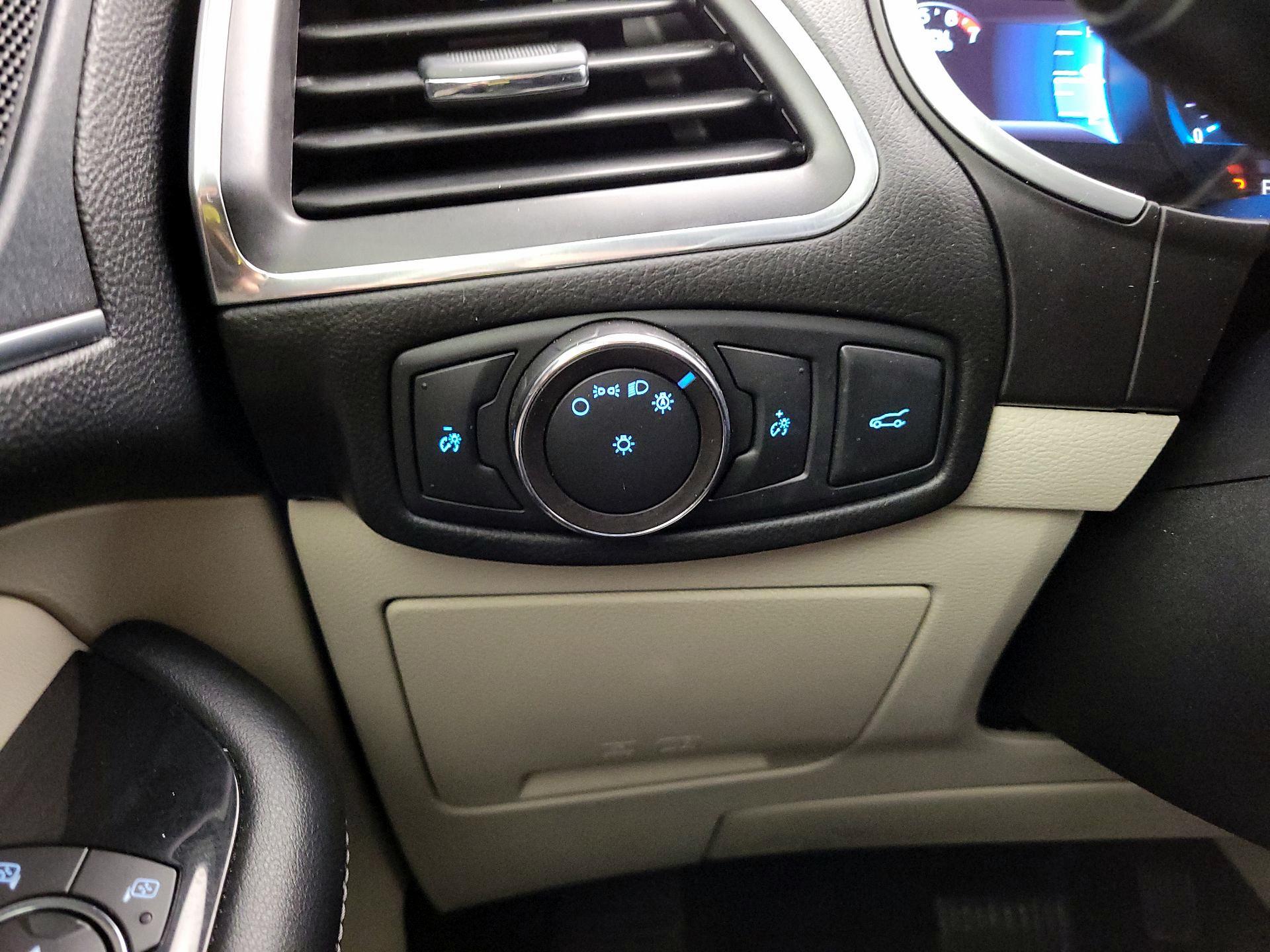 Thumbnail: 2018 Ford Edge - 13