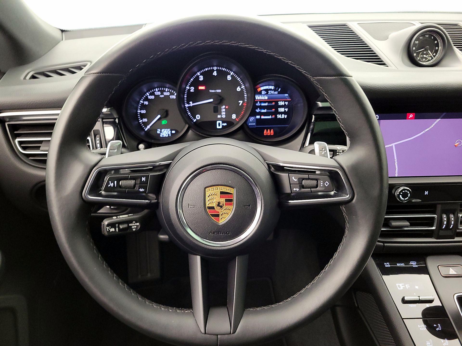 Thumbnail: 2022 Porsche Macan - 10