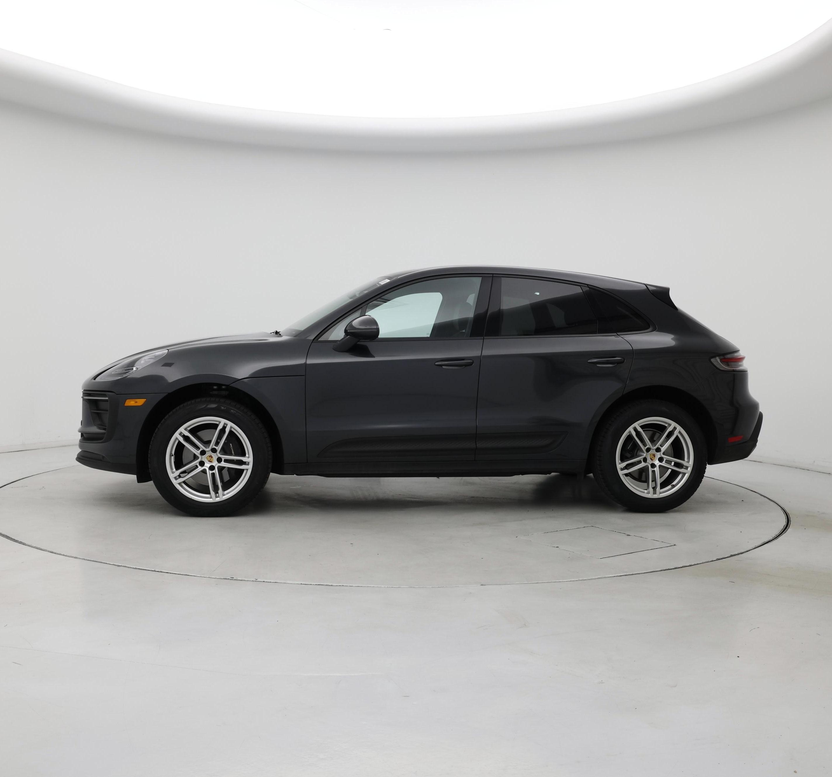 Thumbnail: 2022 Porsche Macan - 3