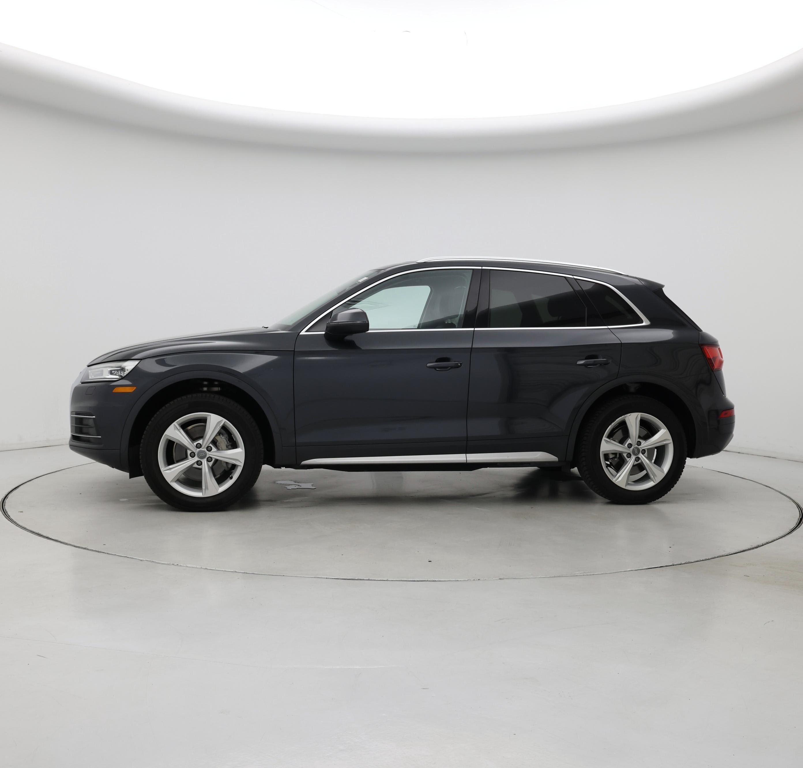 Thumbnail: 2020 Audi Q5 - 3