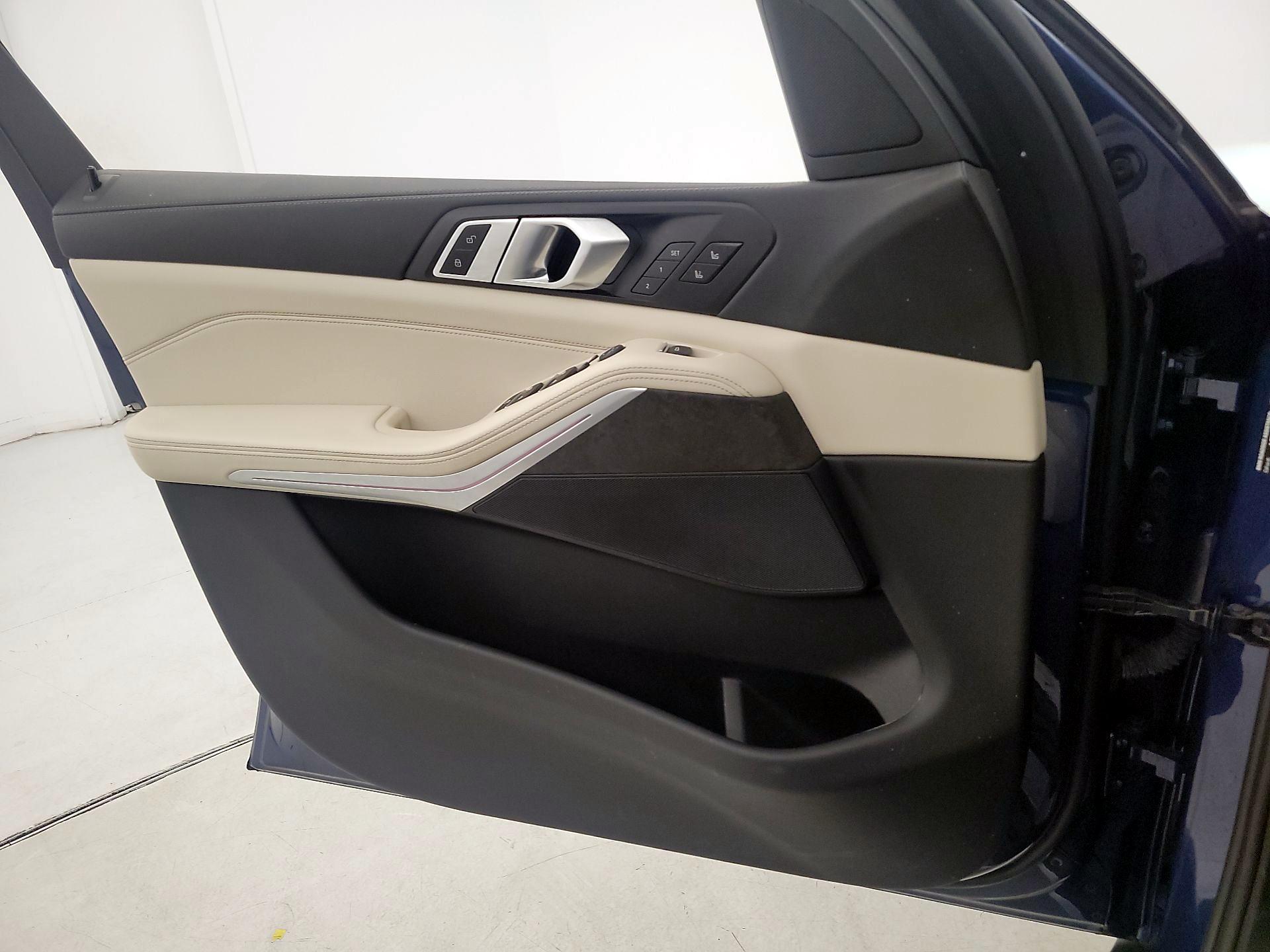 Thumbnail: 2022 BMW X5 - 12