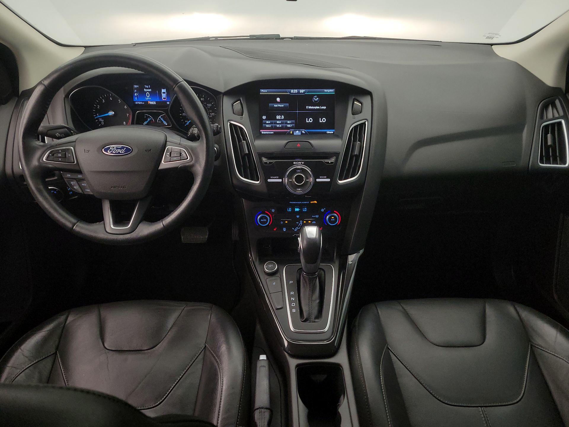 Thumbnail: 2015 Ford Focus - 9